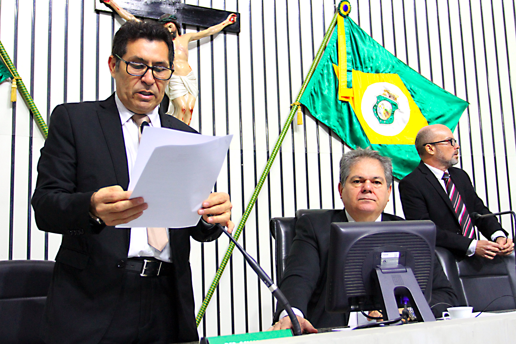 Leitura do expediente da sessão legislativa desta terça-feira