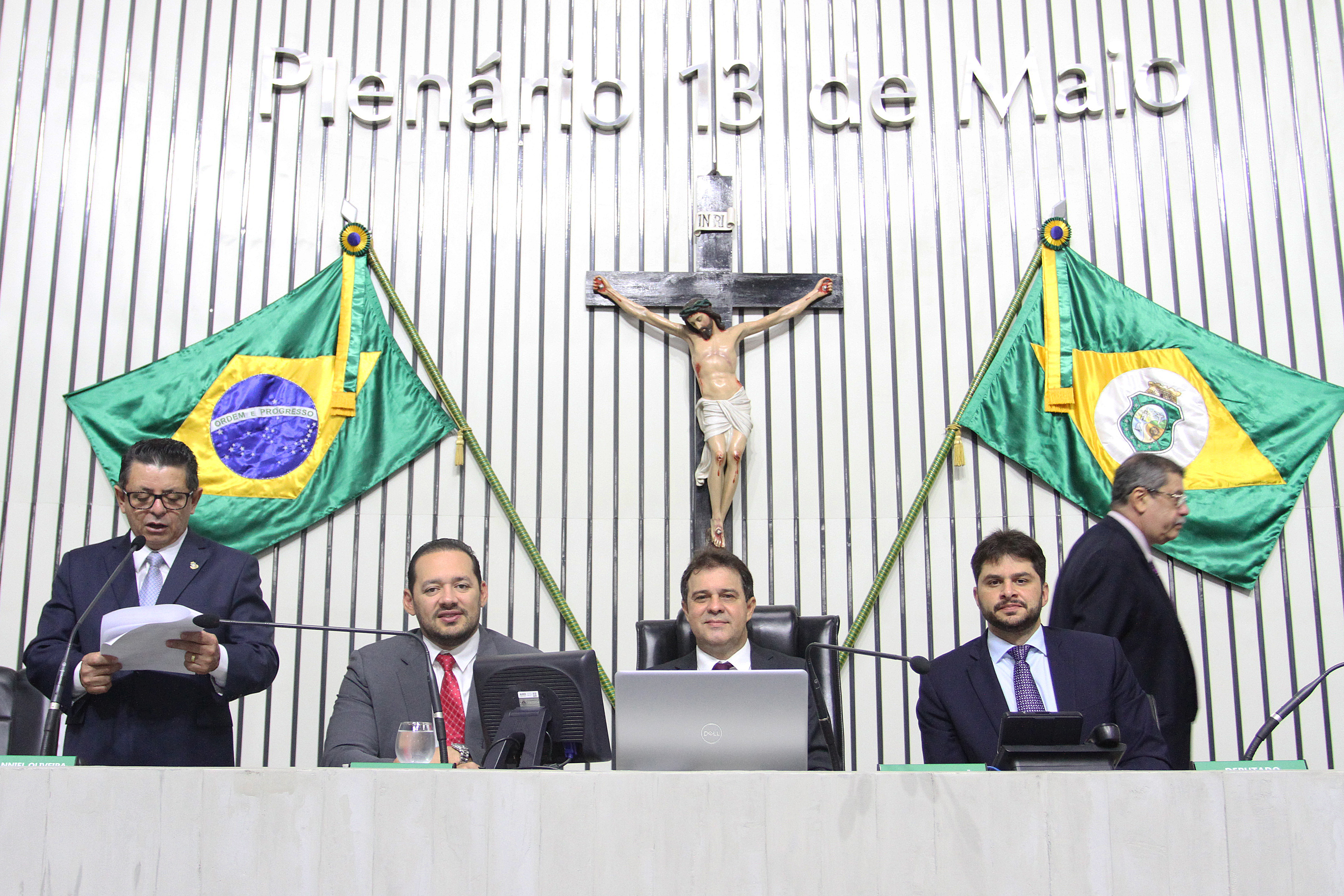 Leitura do expediente da sessão legislativa desta quinta-feira