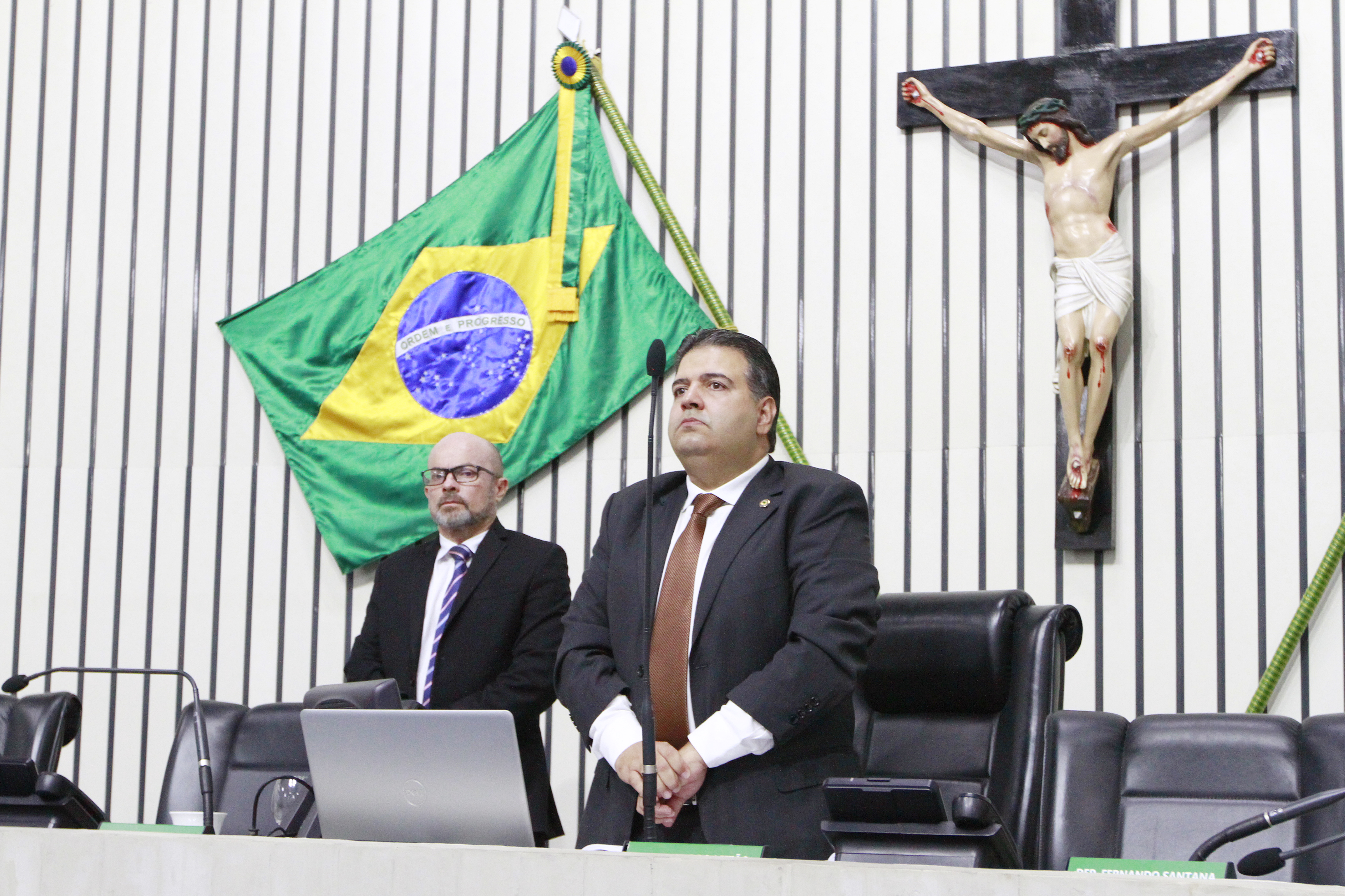 1 minuto de silêncio