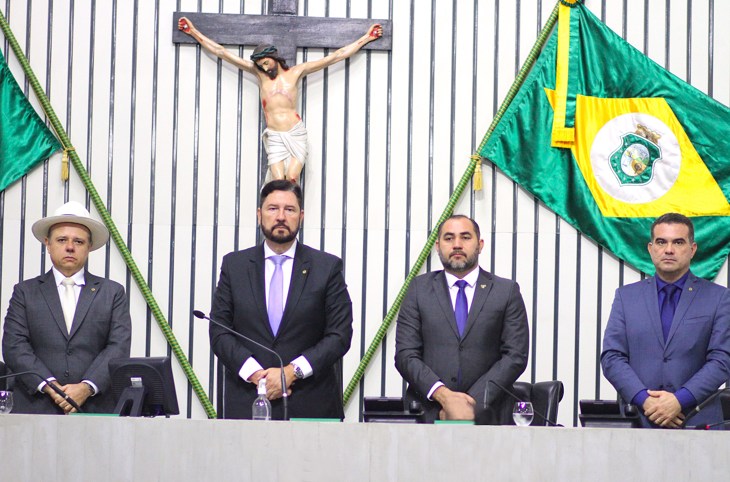 Minuto de silêncio em homenagem póstuma ao falecimento ex-deputado José Ilo Alves Dantas