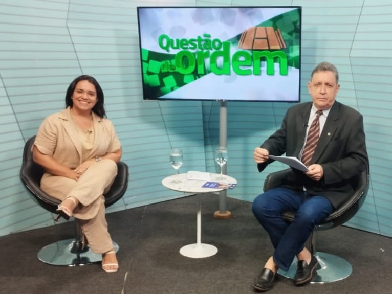 Coordenadora da Procuradoria Especial da Mulher Erica Praciano e o jornalista Renato Abreu