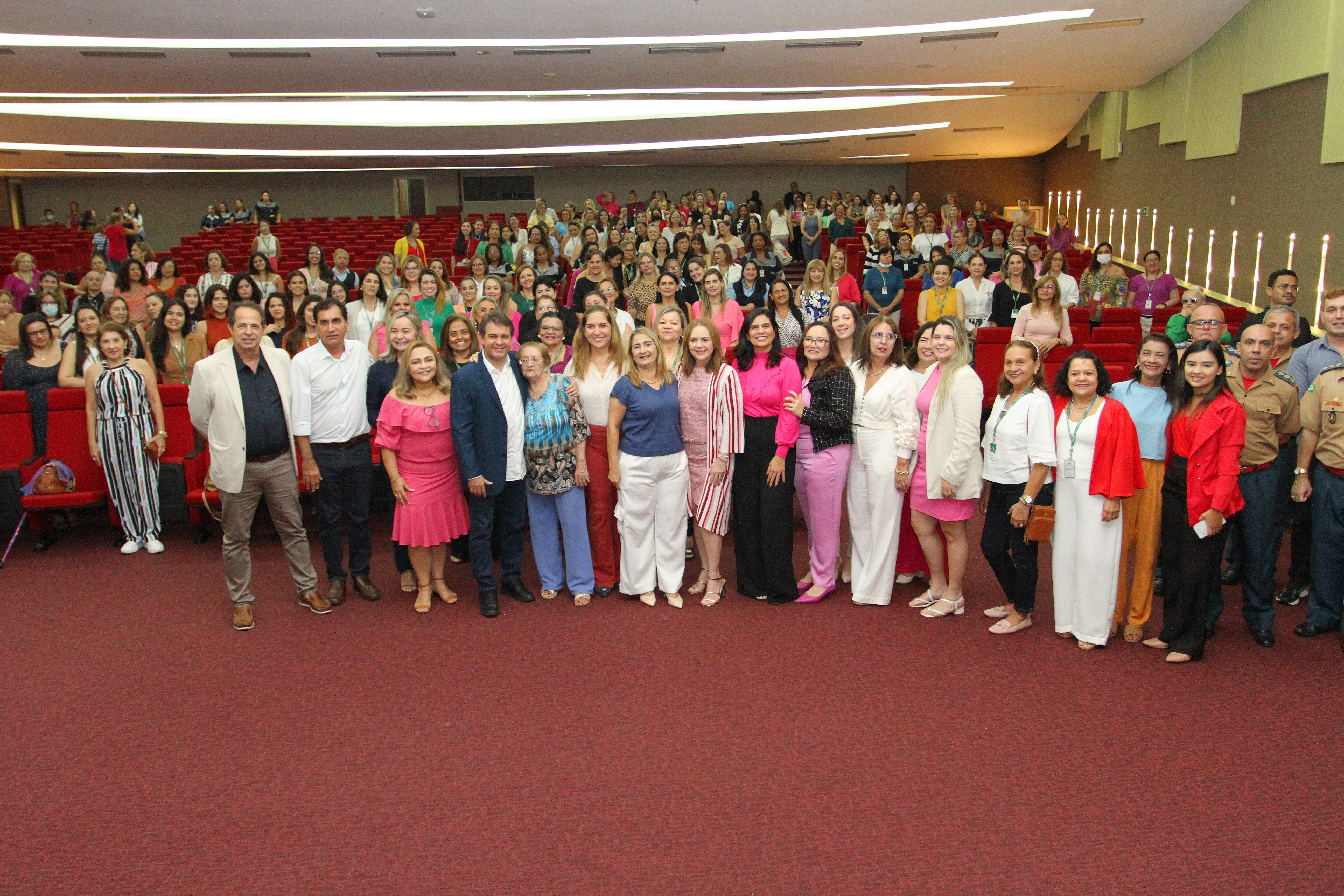 Atividade contou com o presidente da Alece, Evandro Leitão, gestores e servidores da Casa - Foto: Junior Pio Durante