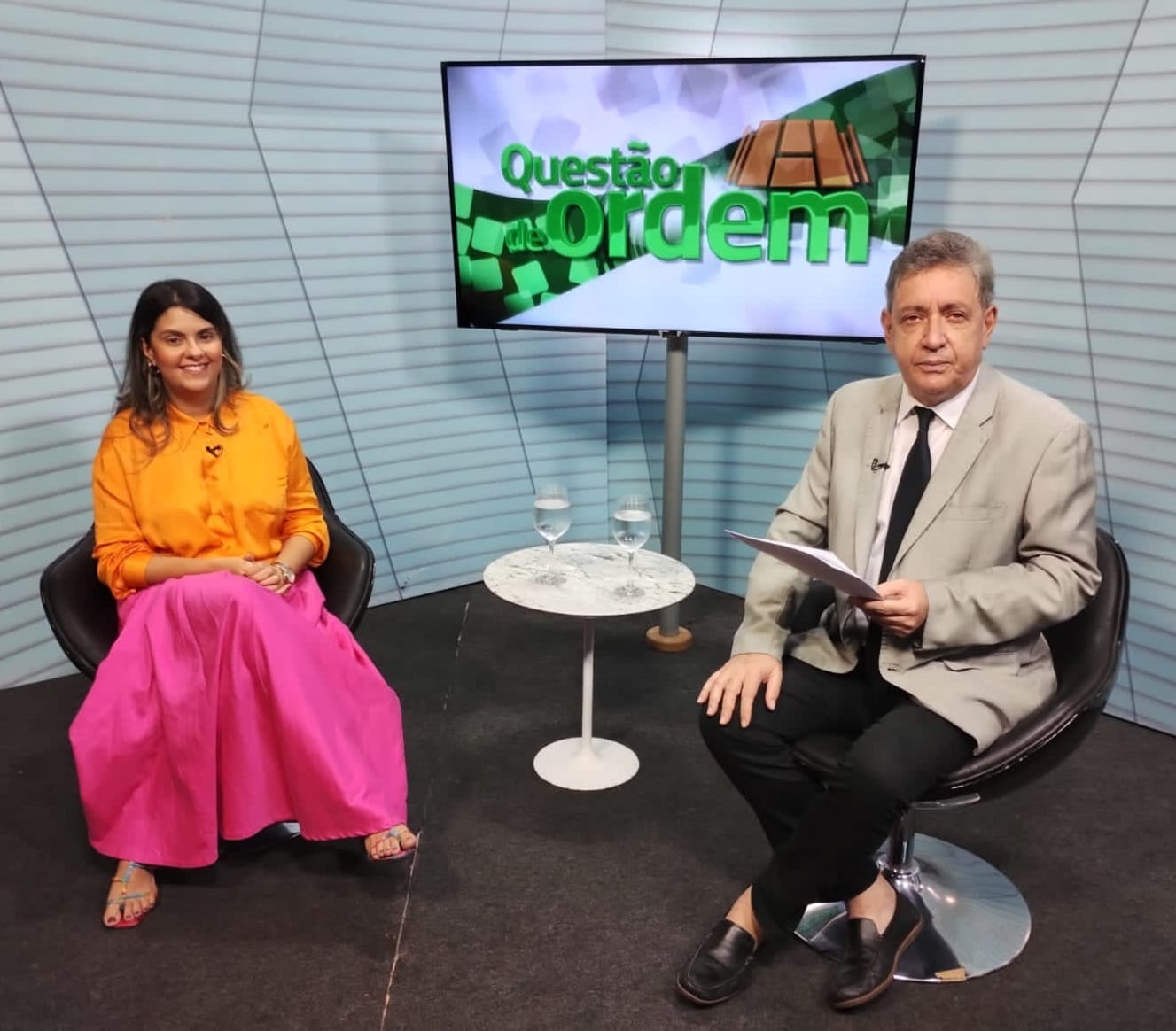 Carolina Vasques, professora da Uninassau, e o jornalista Renato Abreu