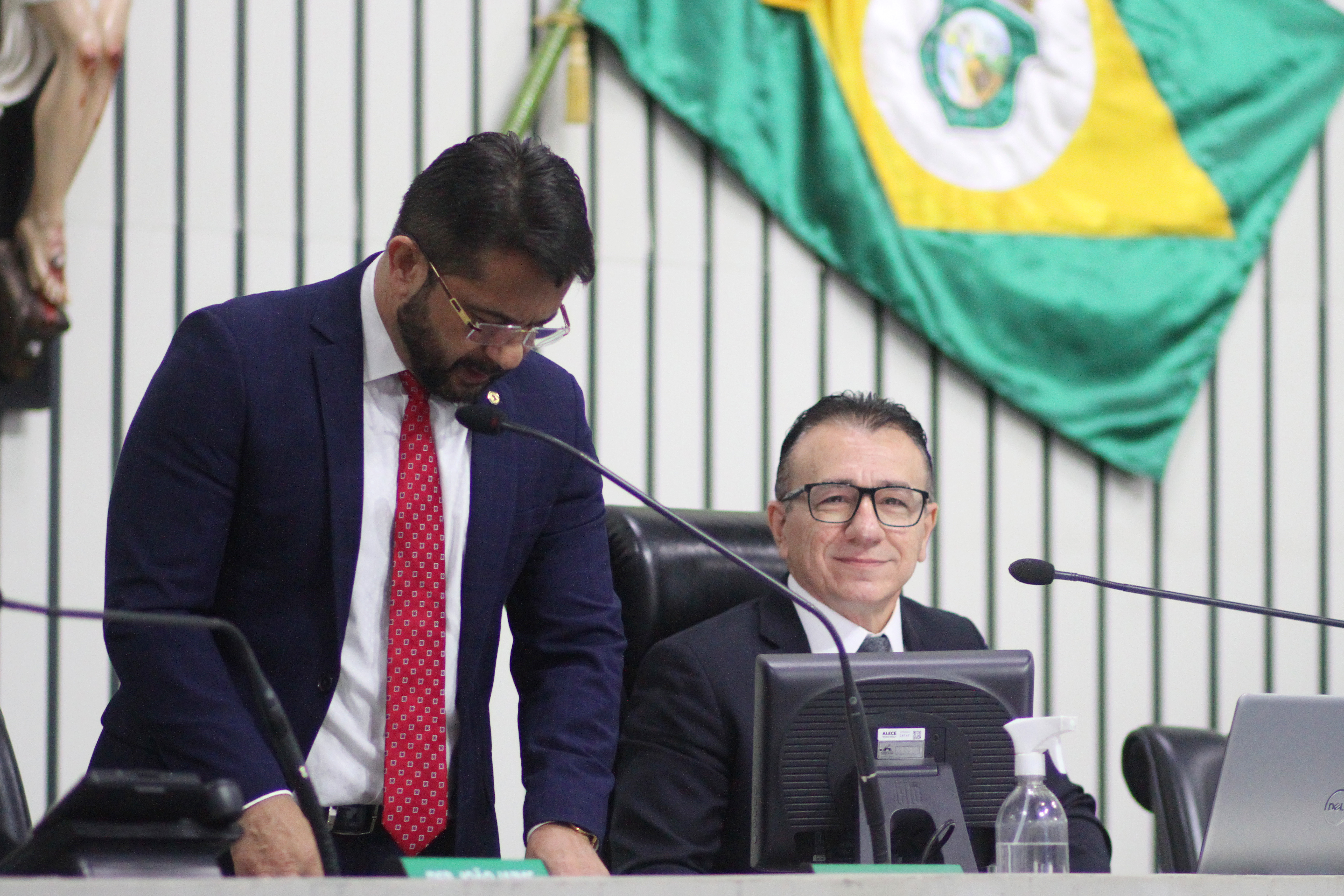 Leitura do expediente da sessão legislativa desta quinta-feira