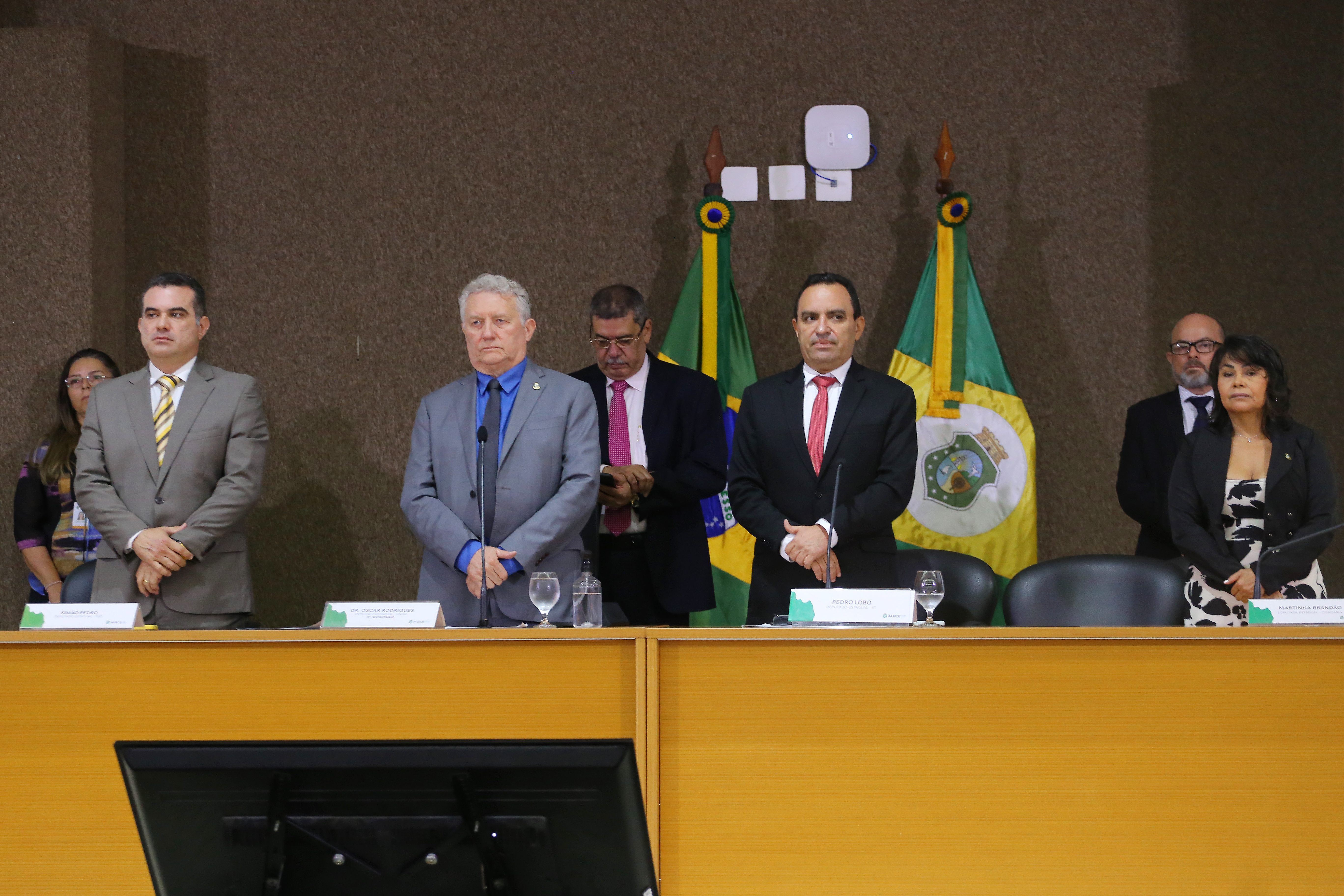 1 minuto de silêncio