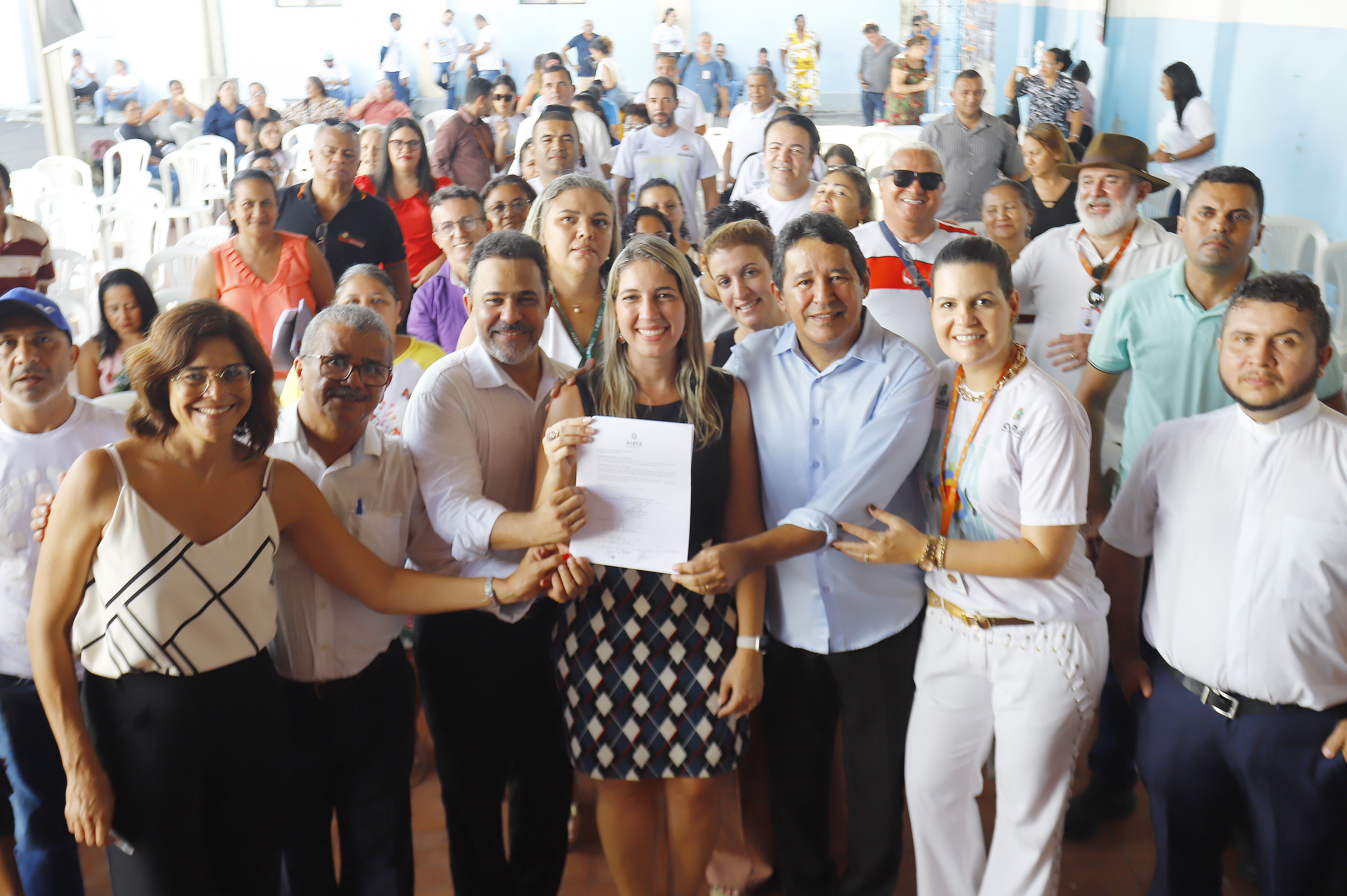 Comunidade celebra a chegada dos equipamentos na Paróquia Nossa Senhora do Sagrado Coração, na Aerolândia