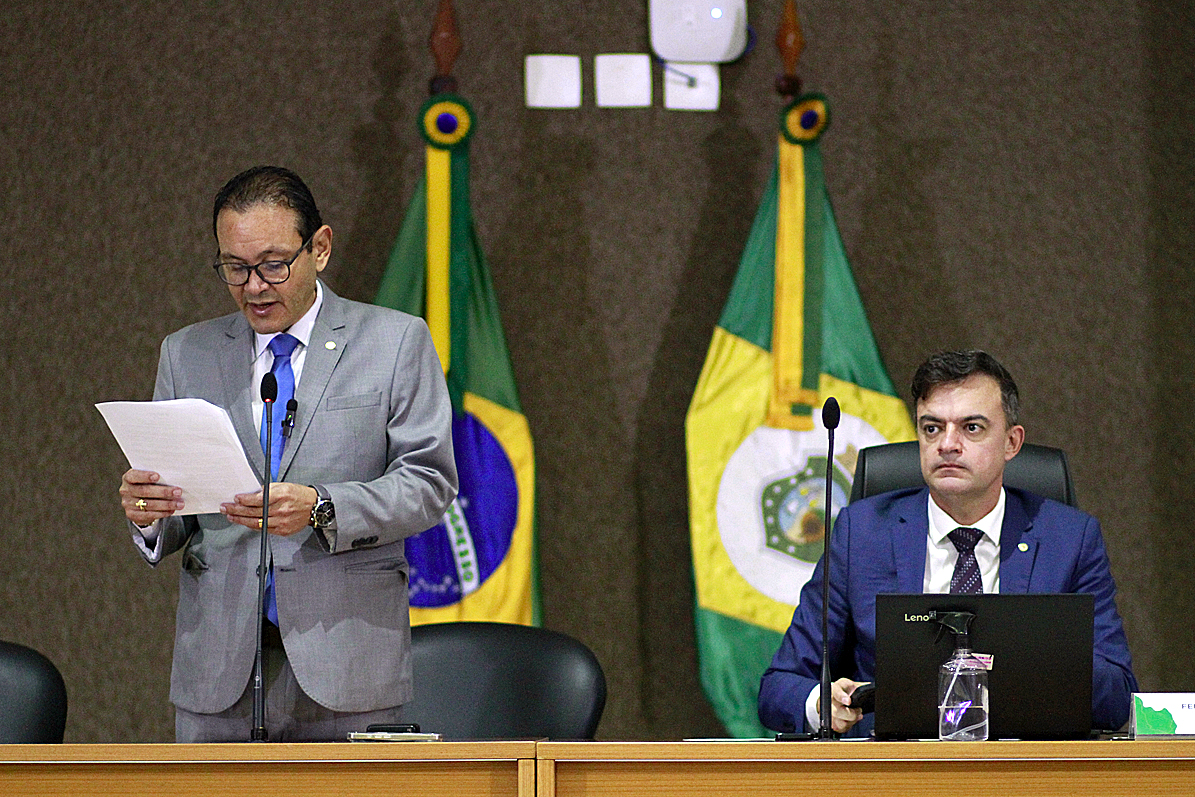 Leitura do expediente da sessão legislativa desta terça-feira