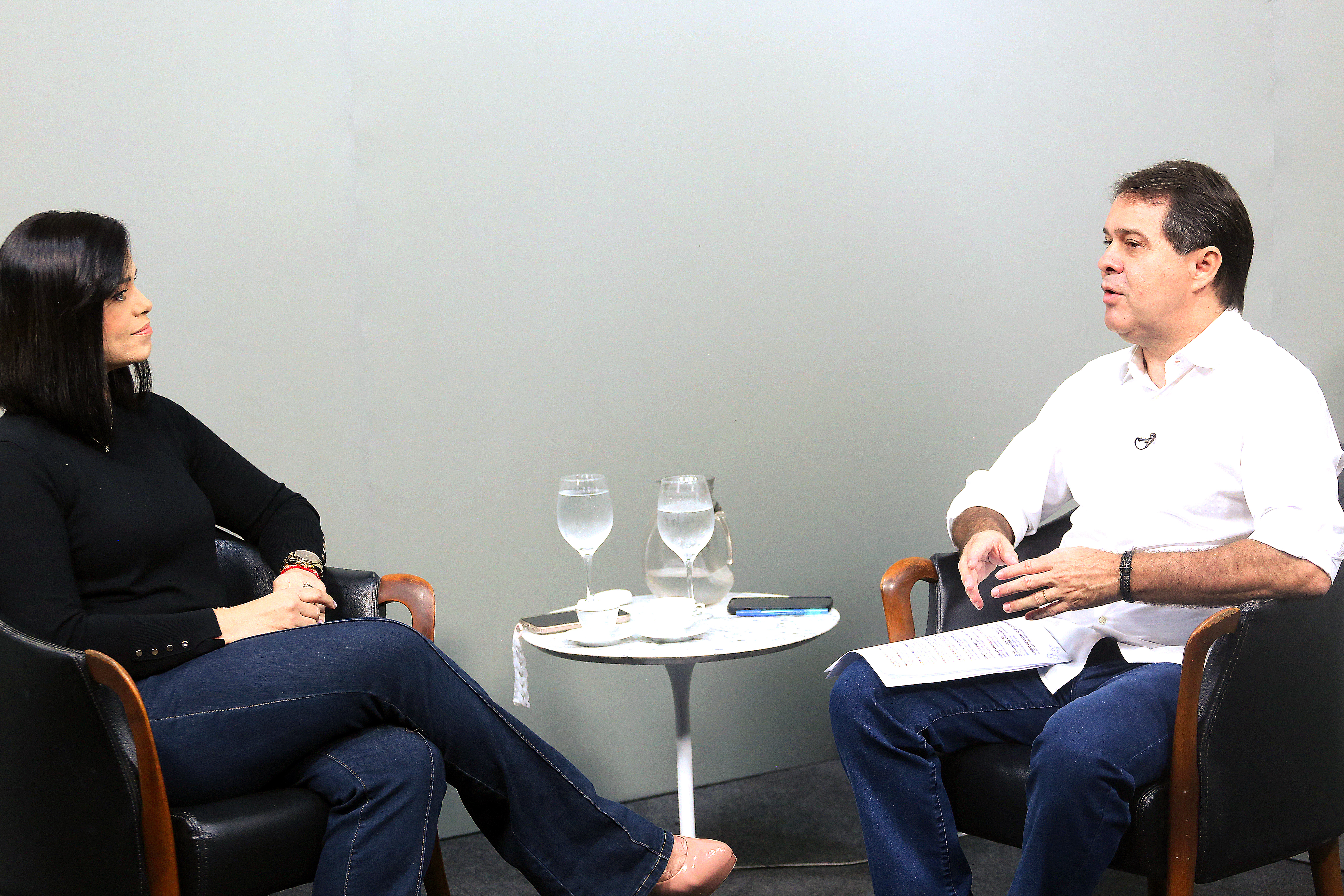 Jornalista Kézya Diniz entrevista o presidente da Alece, deputado Evandro Leitão (PT)