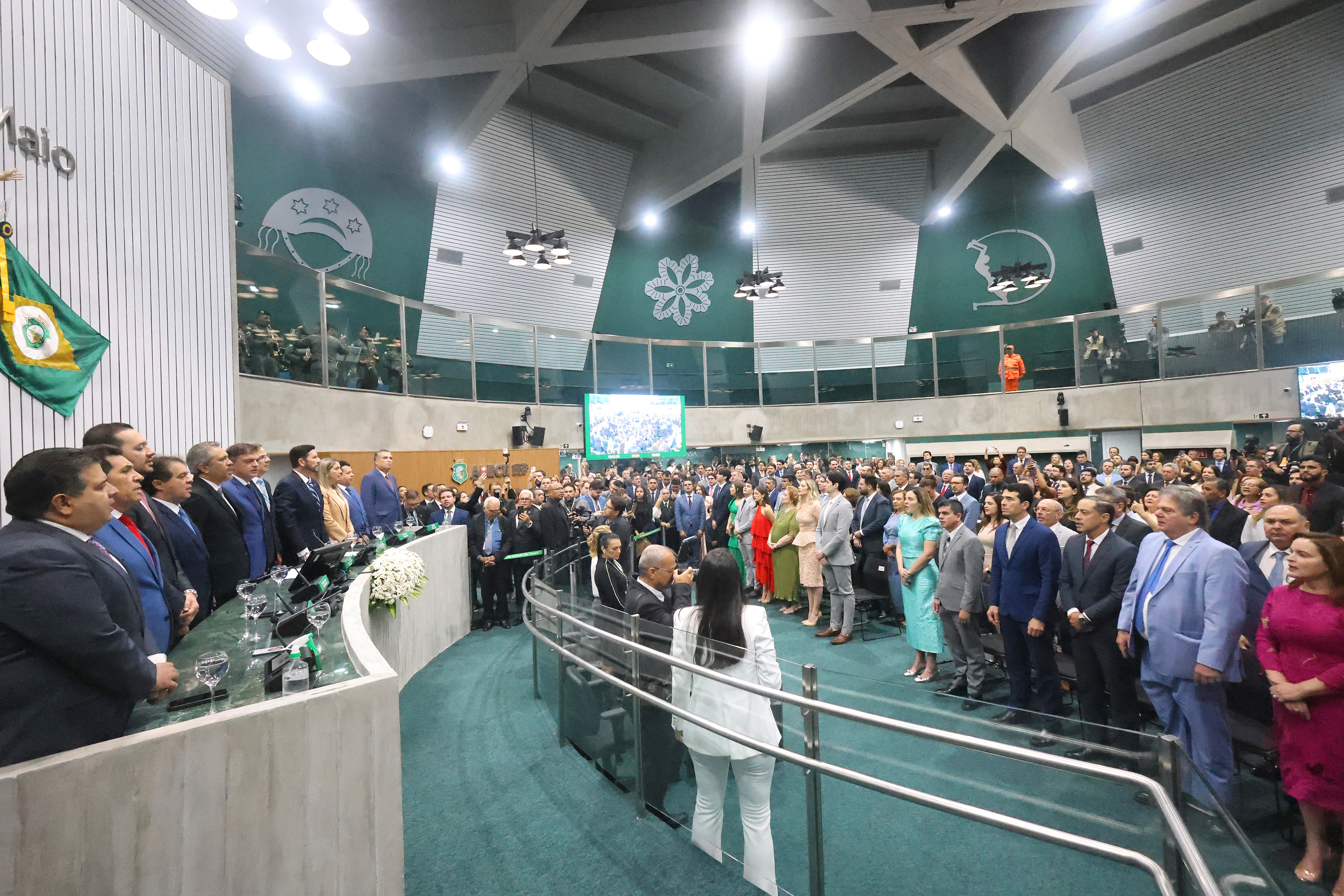 A sessão solene reuniu autoridades e convidados para posse da nova Mesa Diretora.