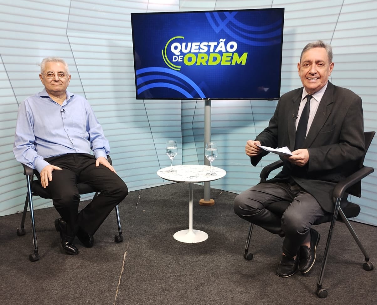 Cientista e professor da UFC Assis Filho e jornalista Renato Abreu