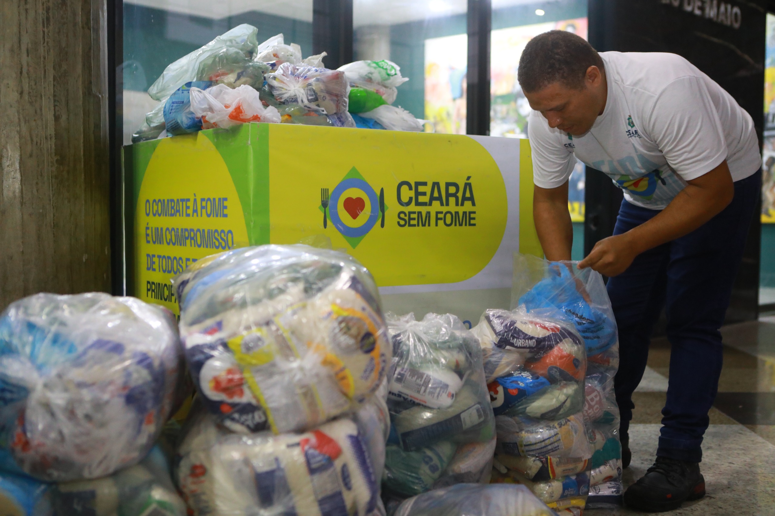 Alimentos foram arrecadados durante as inscrições para a Corrida Alece 190 Anos