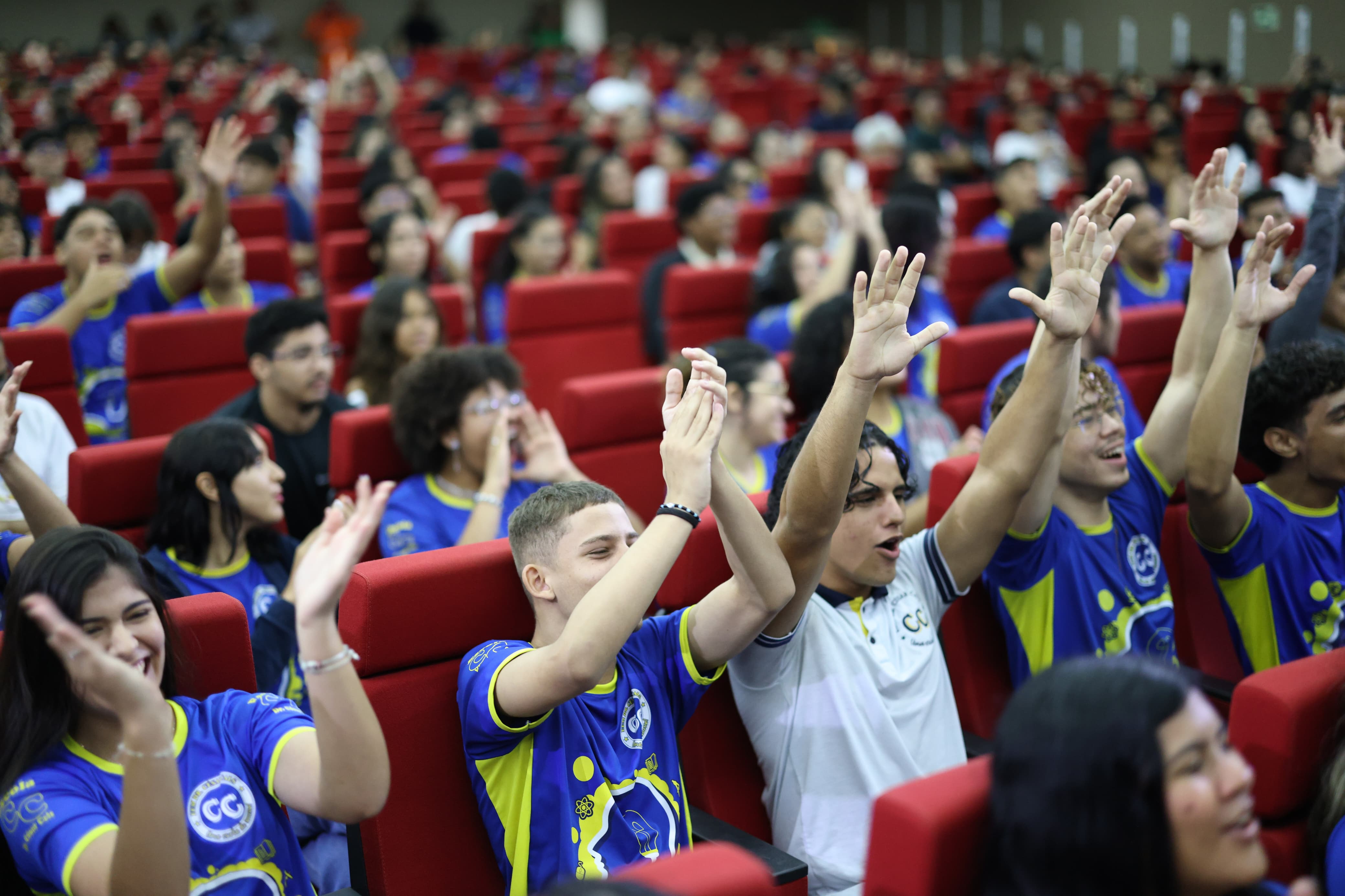 Estudantes acompanharam o lançamento do Alcance Mais Saúde neste sábado (10/05)
