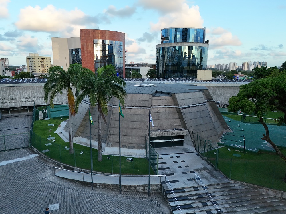 Alece realiza sessão solene em alusão ao Dia Mundial de Combate ao Câncer