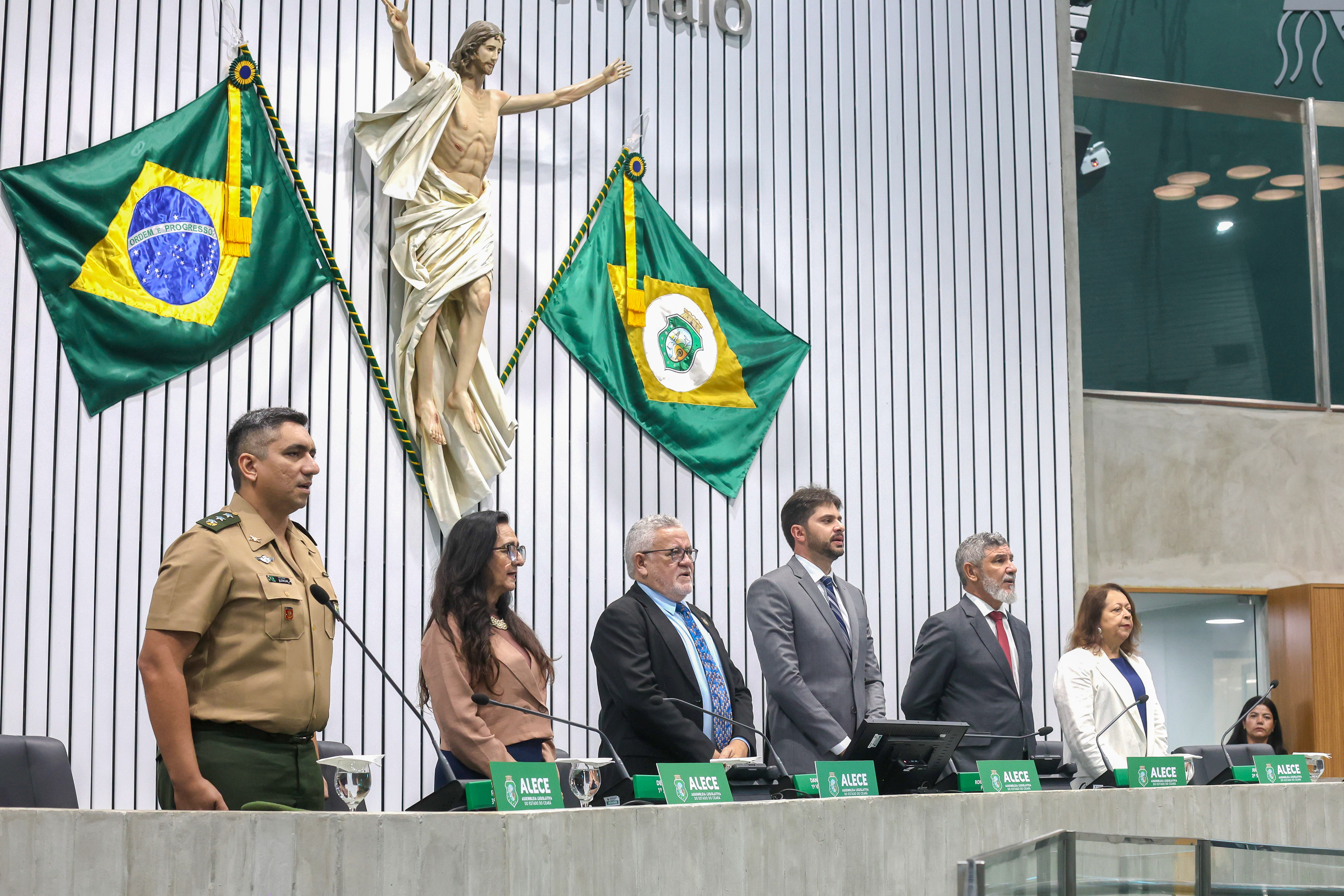 Sessão solene em alusão ao Dia Nacional dos Oficiais de Justiça