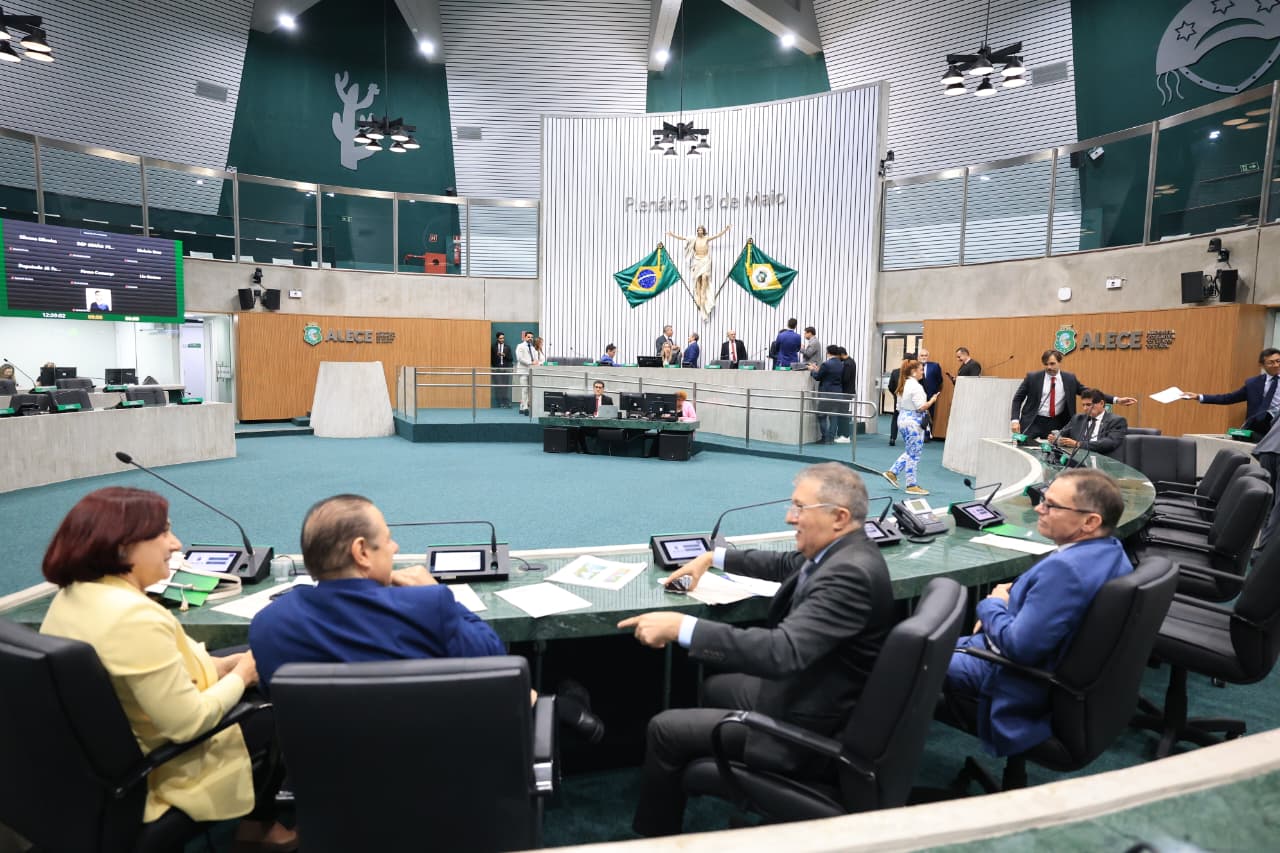 Deputados abordam cenário político, infraestrutura e demandas sociais