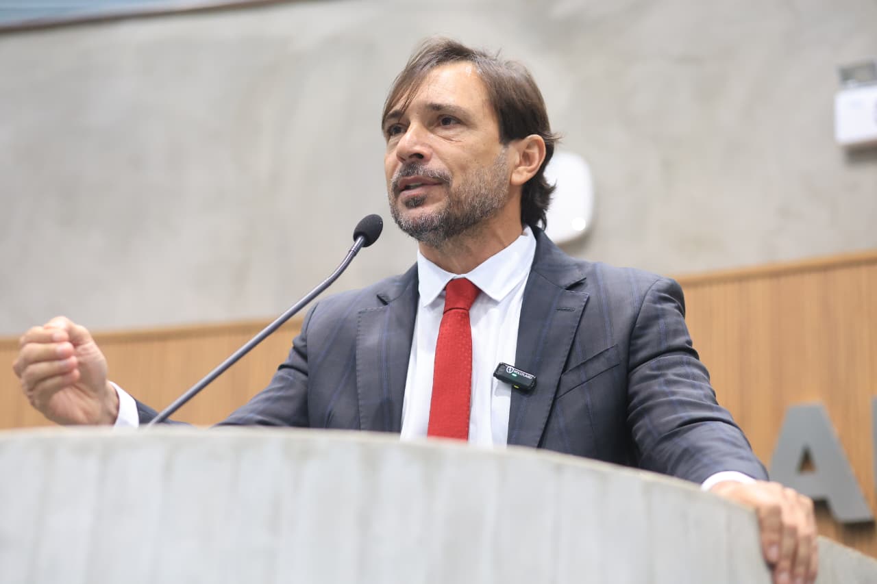 Guilherme Sampaio celebra sanção do novo Plano Nacional de Educação