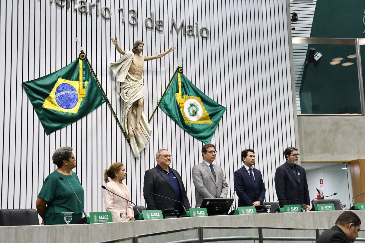 Atuação de 30 anos do Movimento Saúde Mental do bairro Bom Jardim é reconhecida em sessão solene