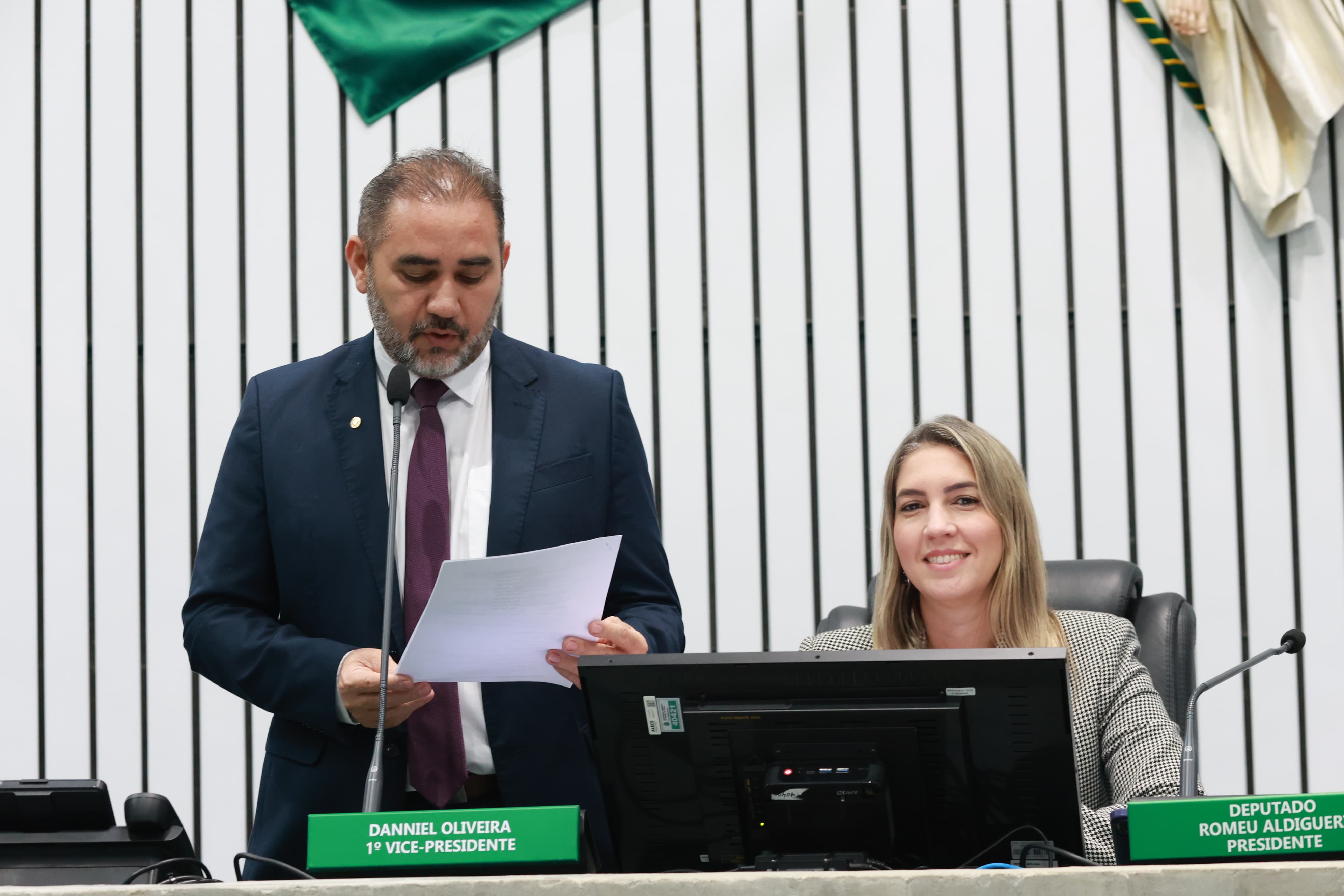 A leitura das proposições foi feita pelo deputado Missias Dias (PT)