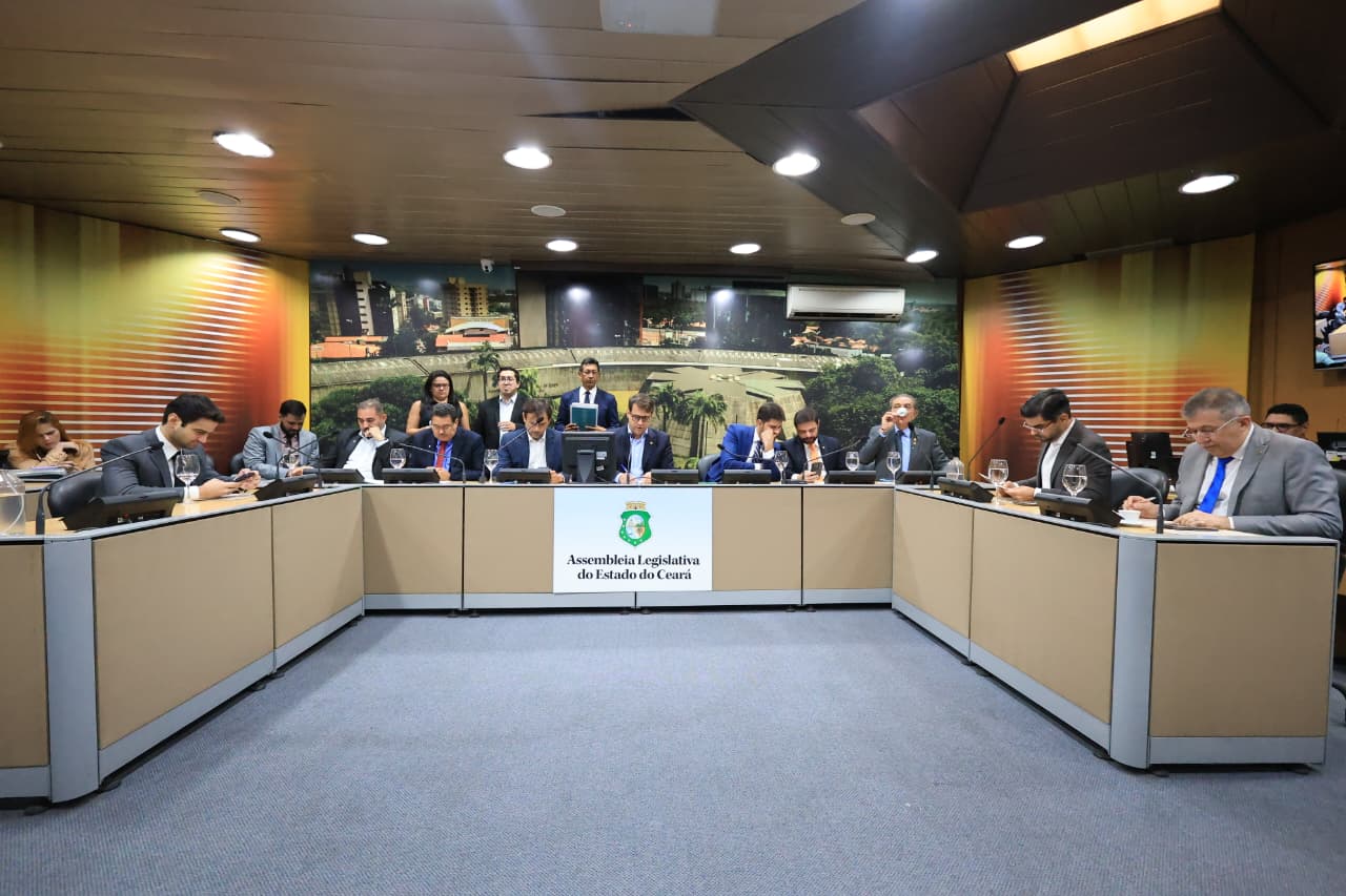 Reunião da CCJR aprova 22 projetos de deputados nesta terça-feira