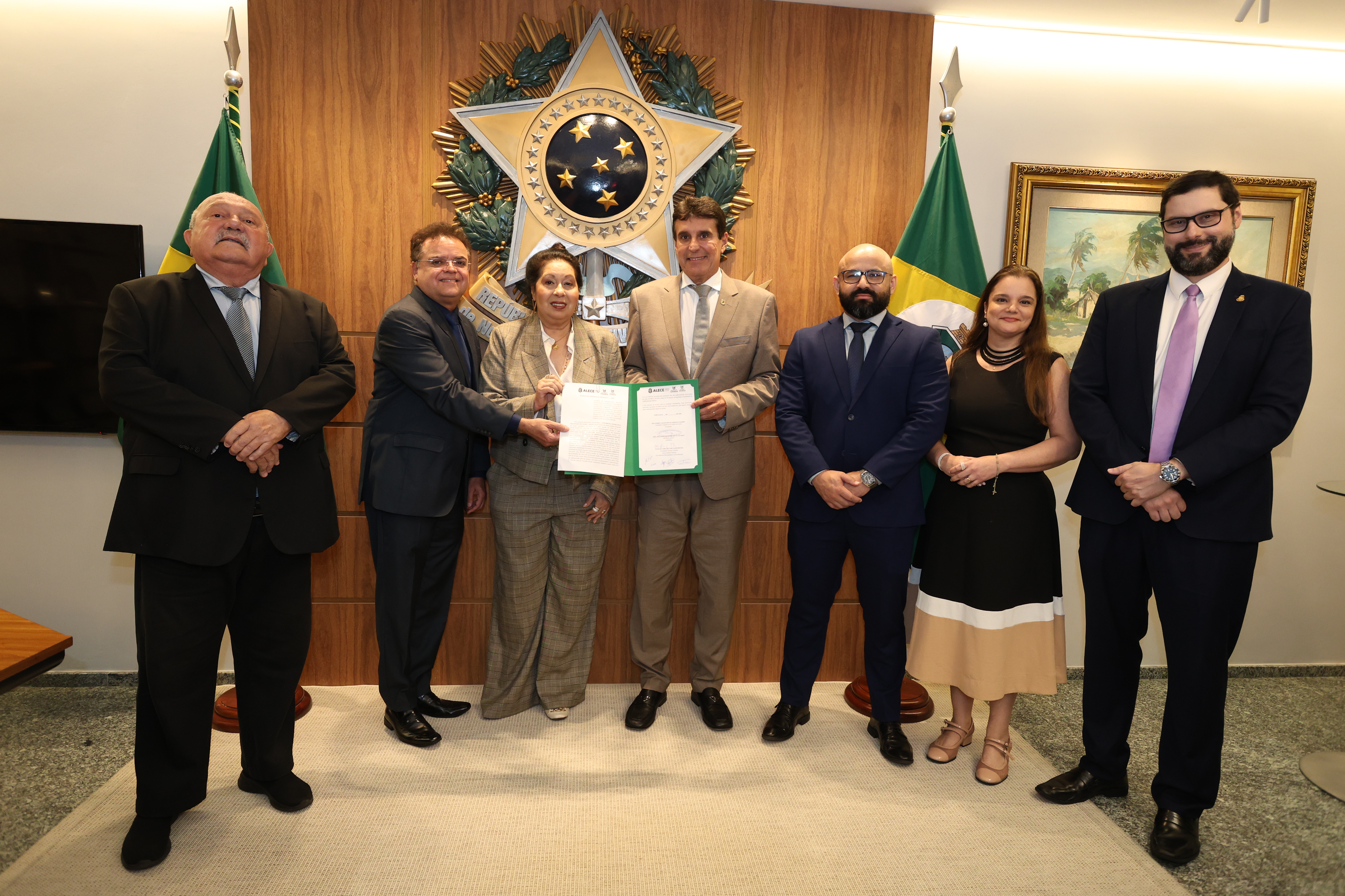 Alece e Unichristus assinam acordo de cooperação técnica para fortalecer defesa do consumidor