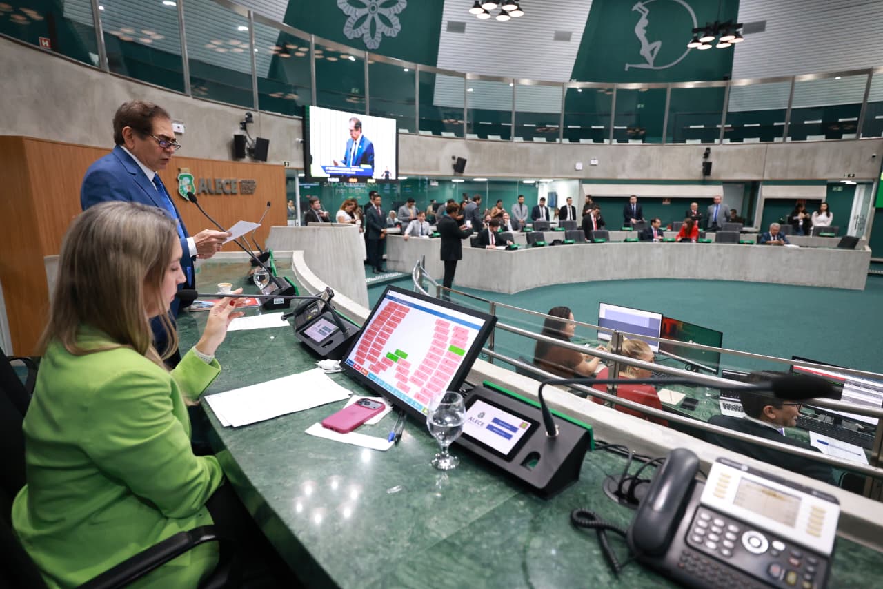 Ao todo, os parlamentares deliberaram 15 projetos na sessão desta quinta-feira (21/05)