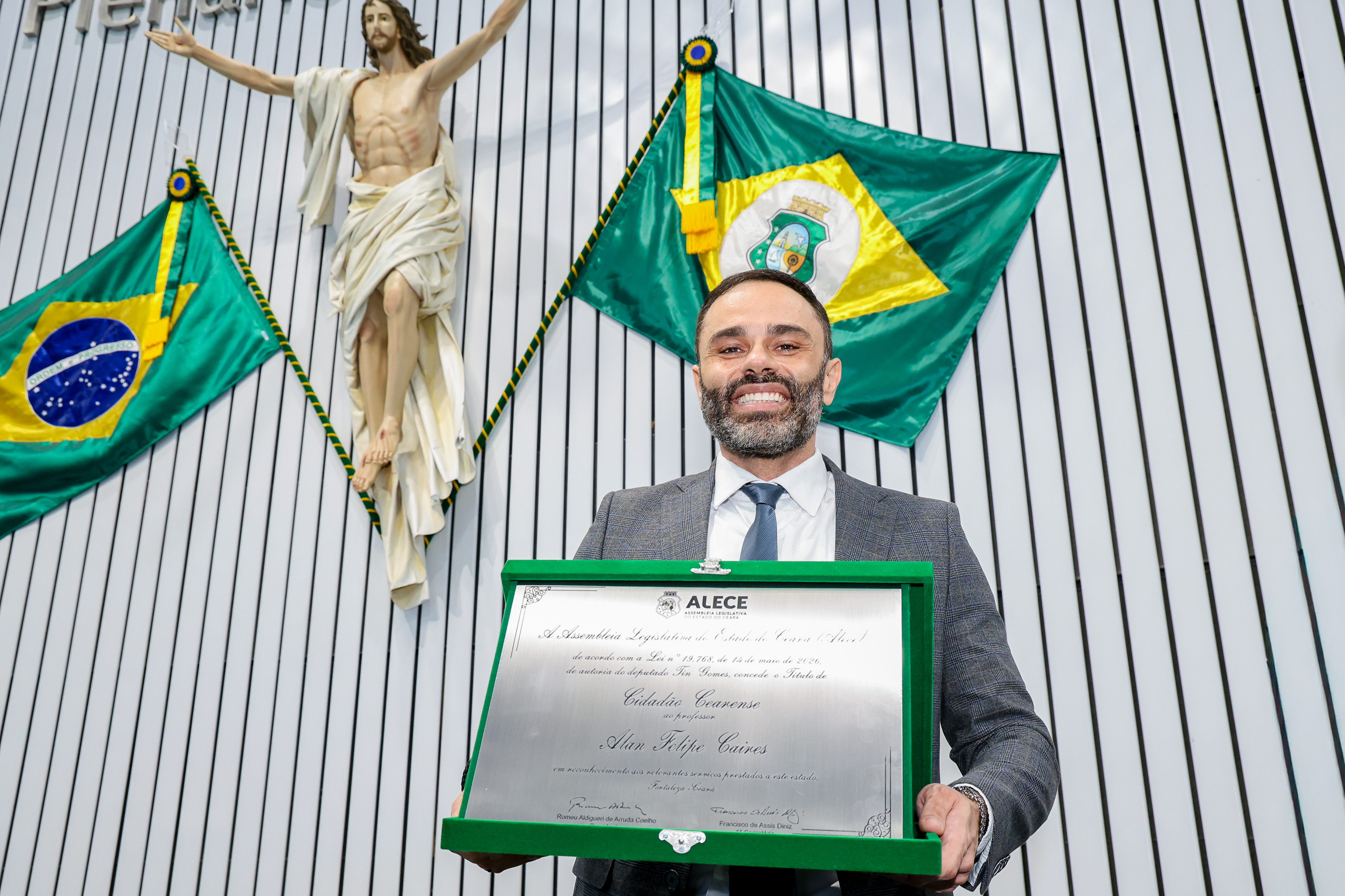 Alan Felipe Caires recebe Título de Cidadão Cearense e destaca relação com o Estado