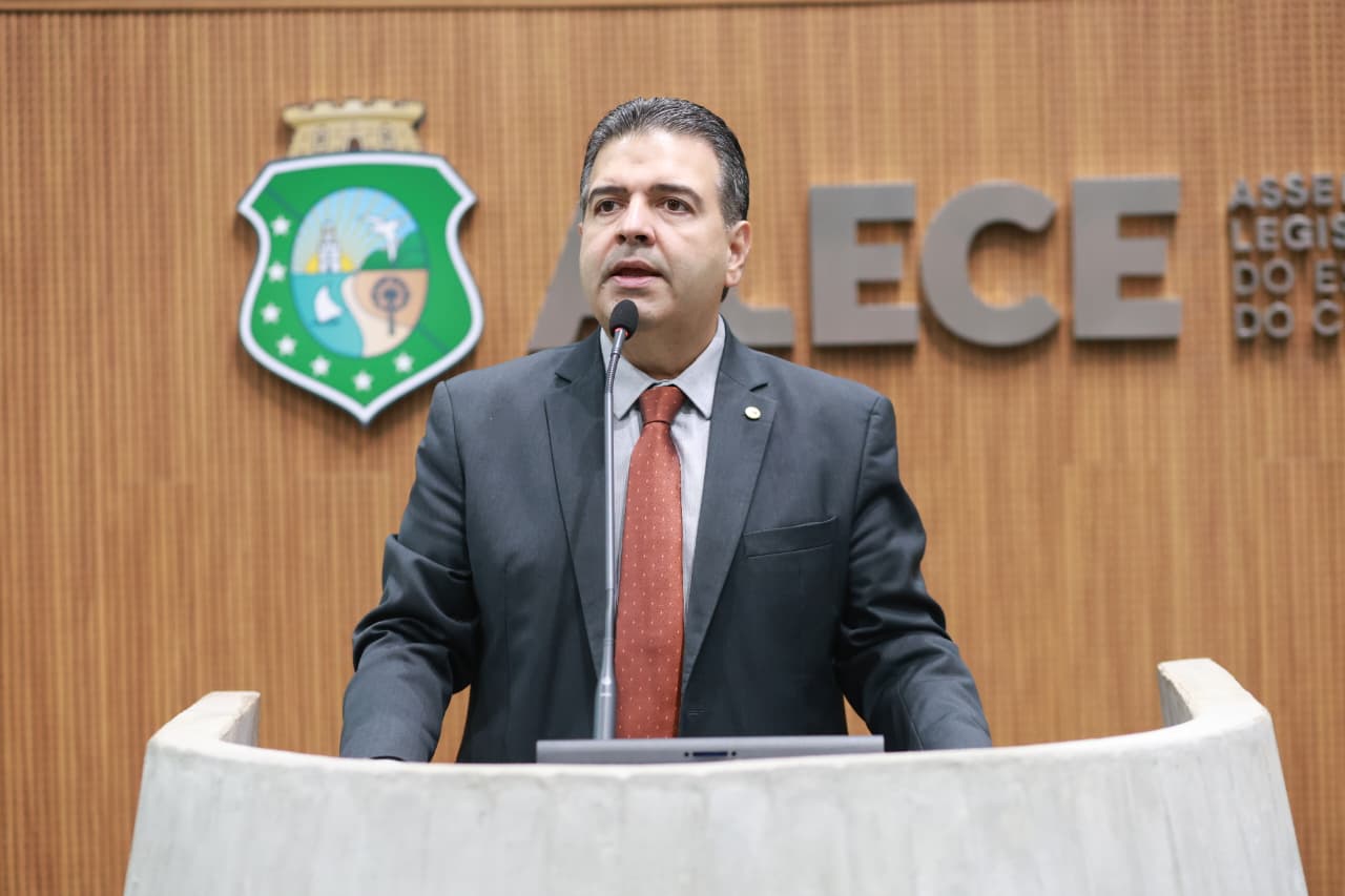 Felipe Mota critica obstáculos operacionais no programa social Ceará Sem Fome