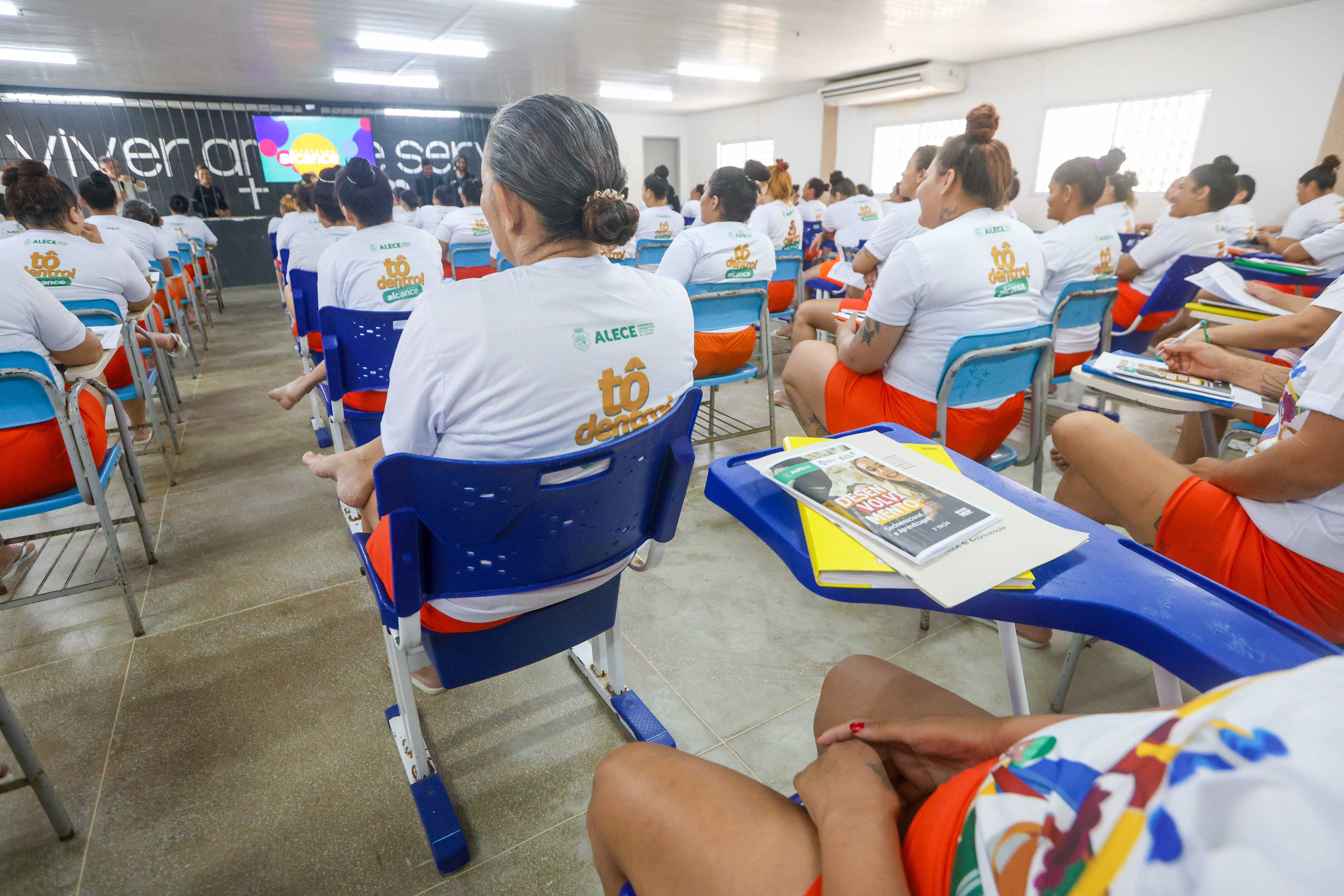 Alcance Enem realiza aula inaugural no Instituto Penal Feminino Auri Moura Costa
