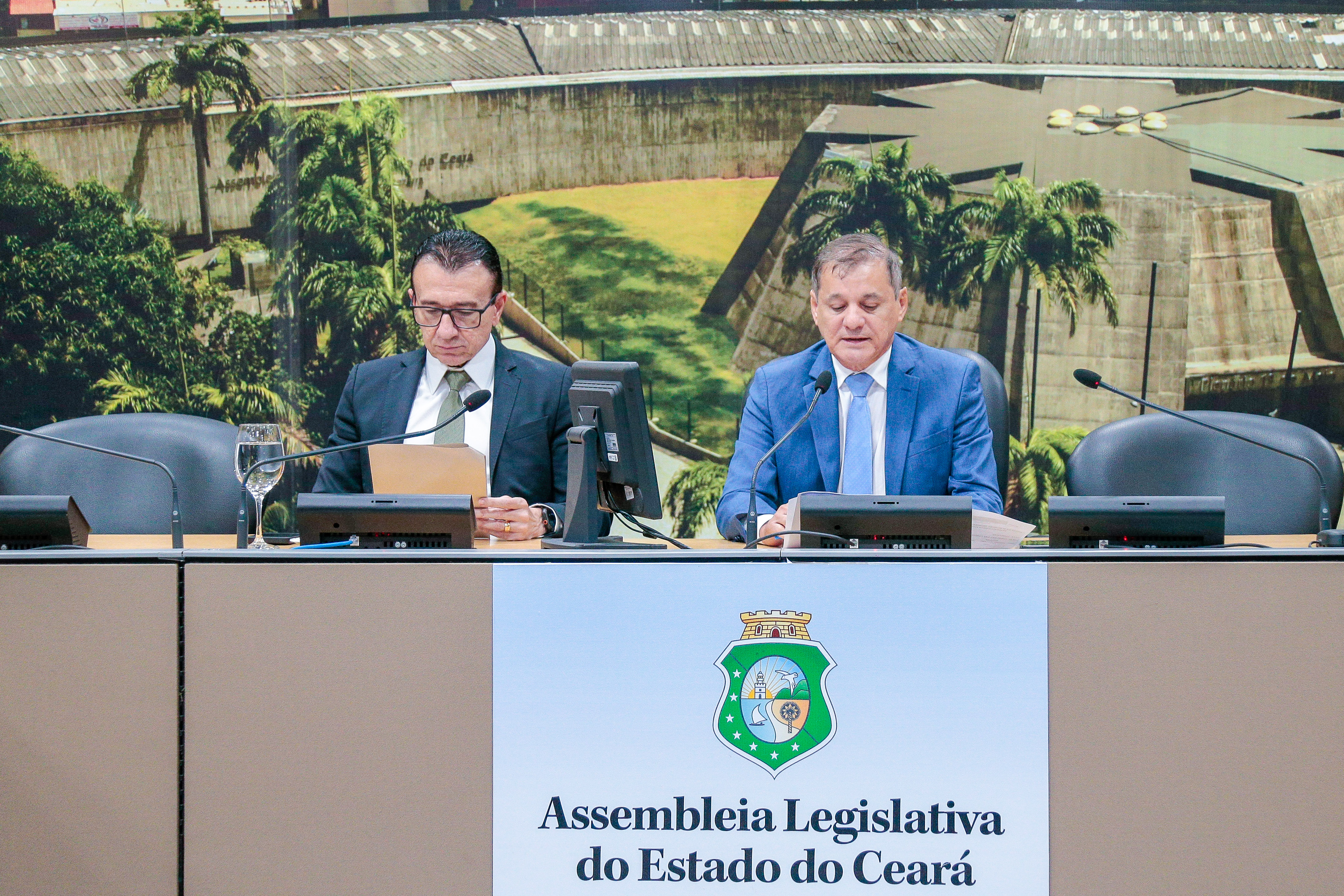 Comissão de Indústria, Desenvolvimento Econômico e Comércio aprova três projetos