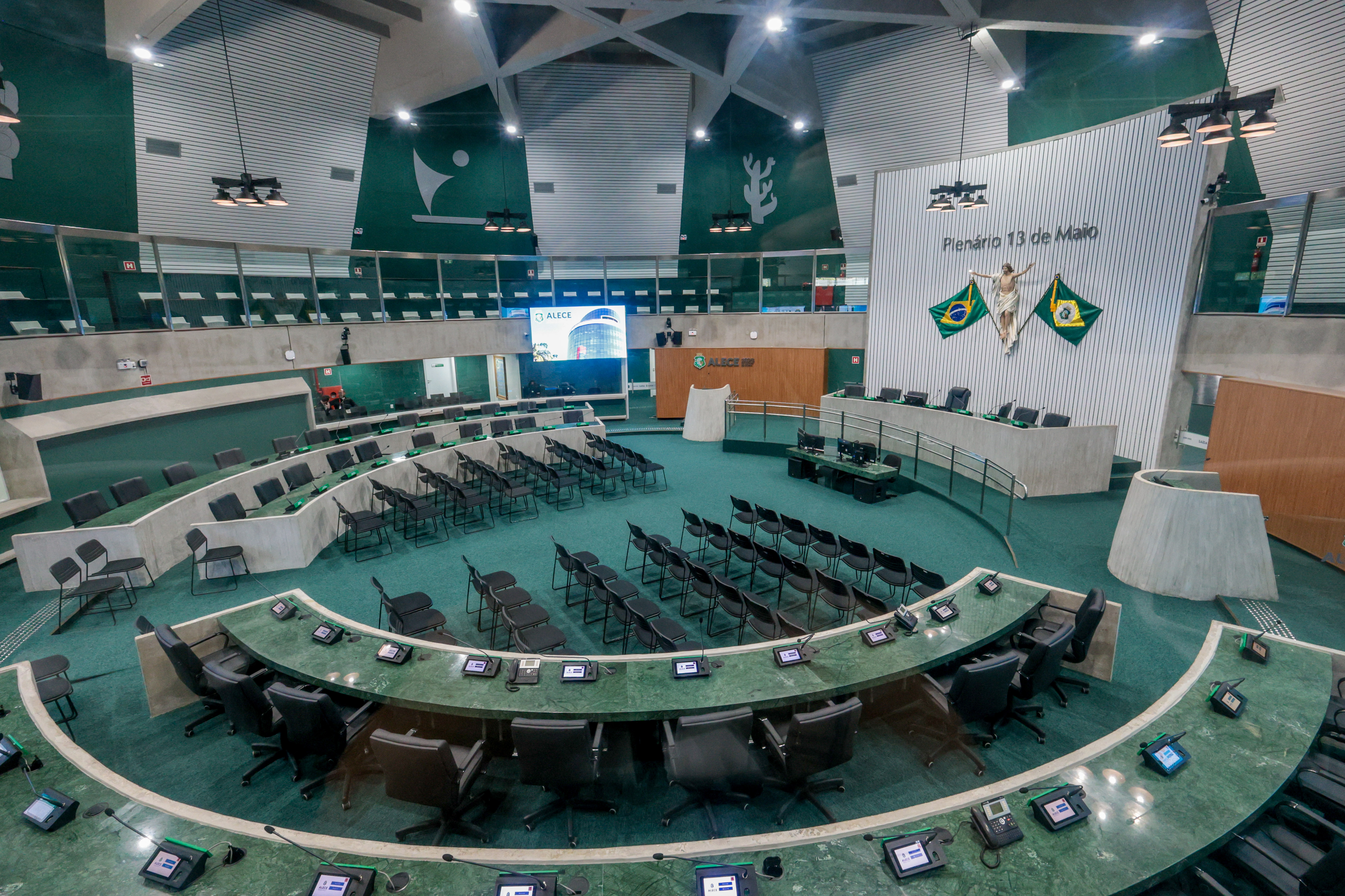Alece realiza solenidade para entrega do Título de Cidadão Cearense ao professor Matias Coelho