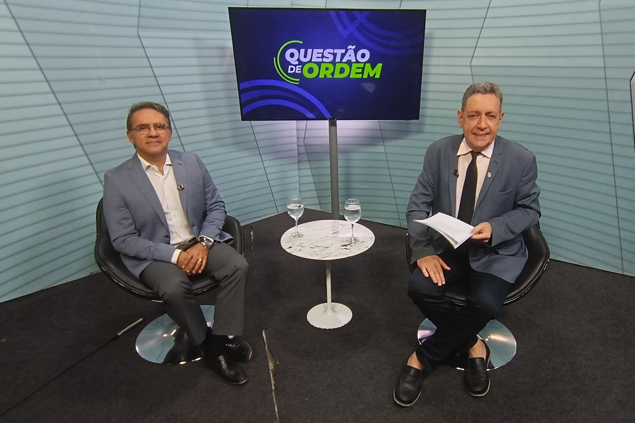 O médico Fábio Eugênio (à esquerda) e o jornalista Renato Abreu (à direita)