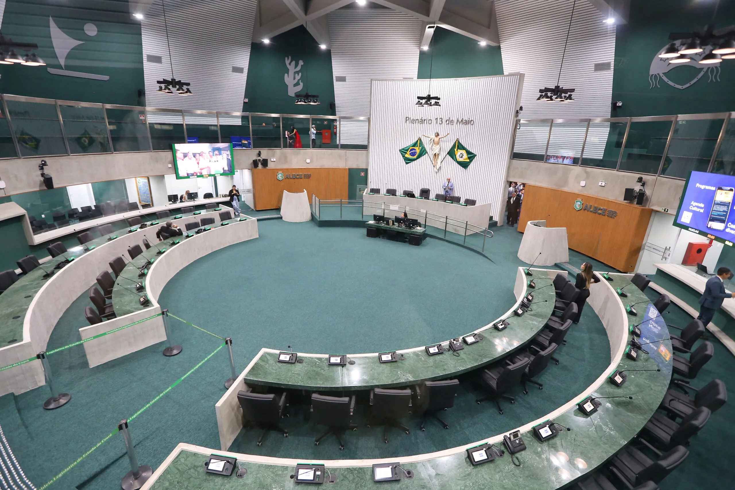 A sessão desta terça-feira marca o início do segundo período legislativo da 31ª Legislatura