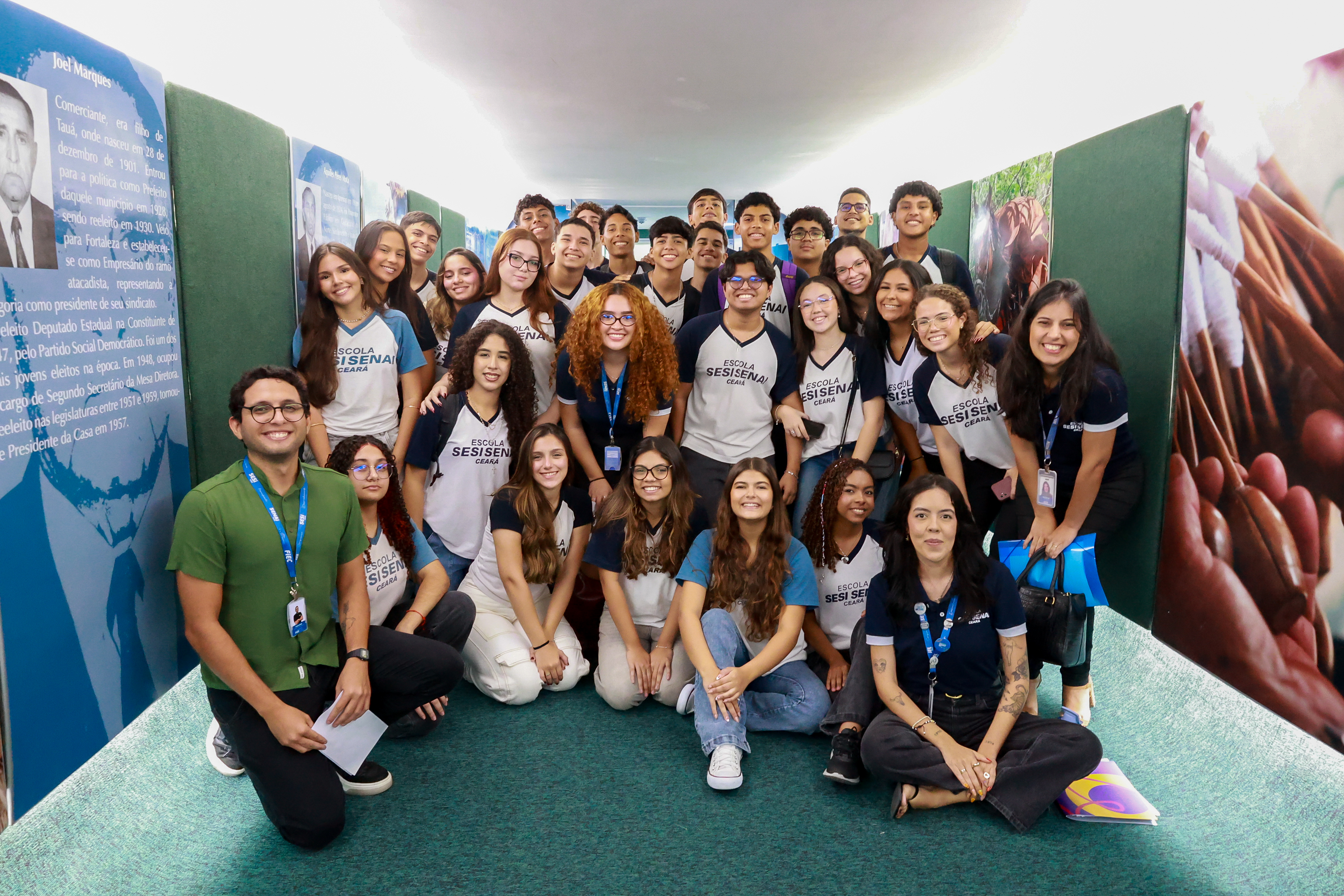 Jovens do CIEE e do Sesi de Fortaleza, Maracanaú e Horizonte visitam a Alece