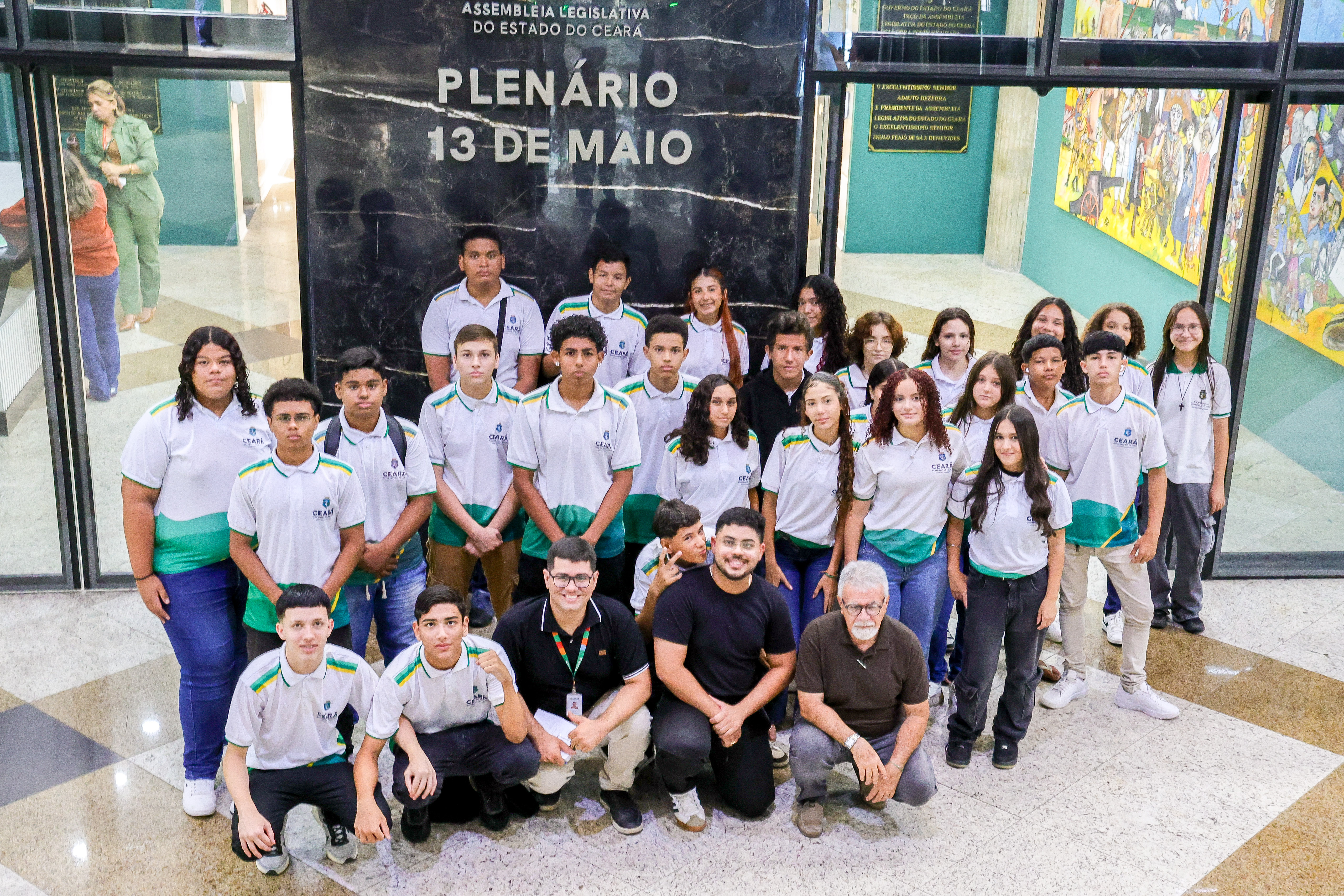 Estudantes da Aerolândia, em Fortaleza, participaram da visita guiada pela Alece