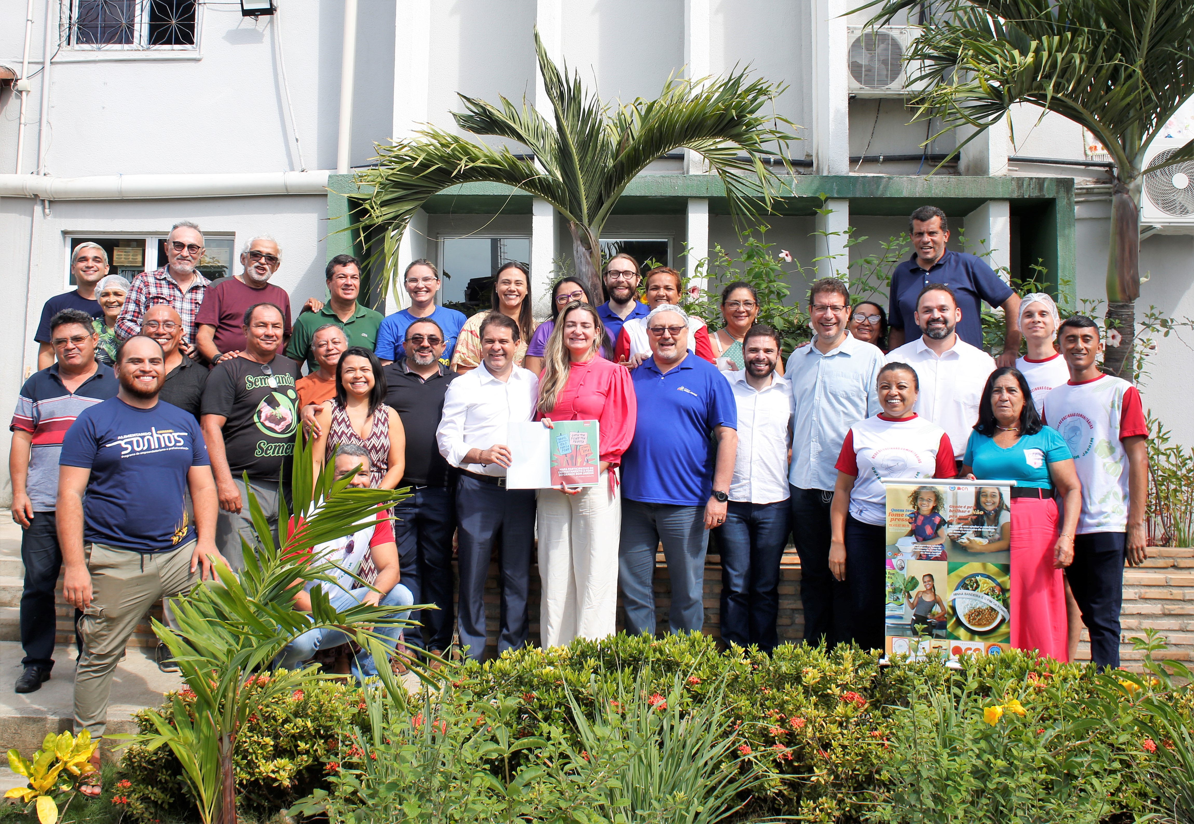 Visita de deputados à sede da Escola de Gastronomia Autossustentável
