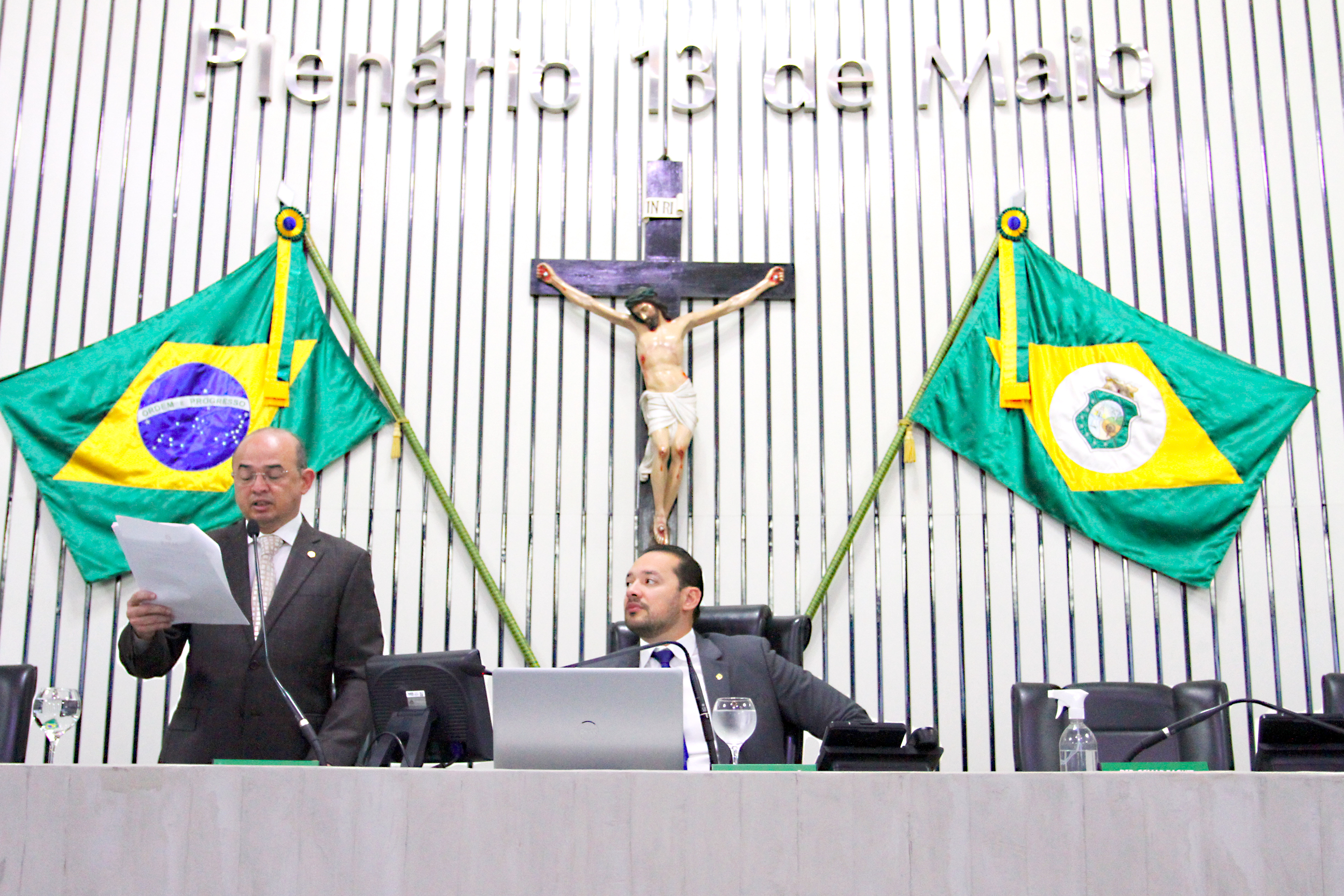 Leitura do expediente da sessão legislativa desta terça-feira