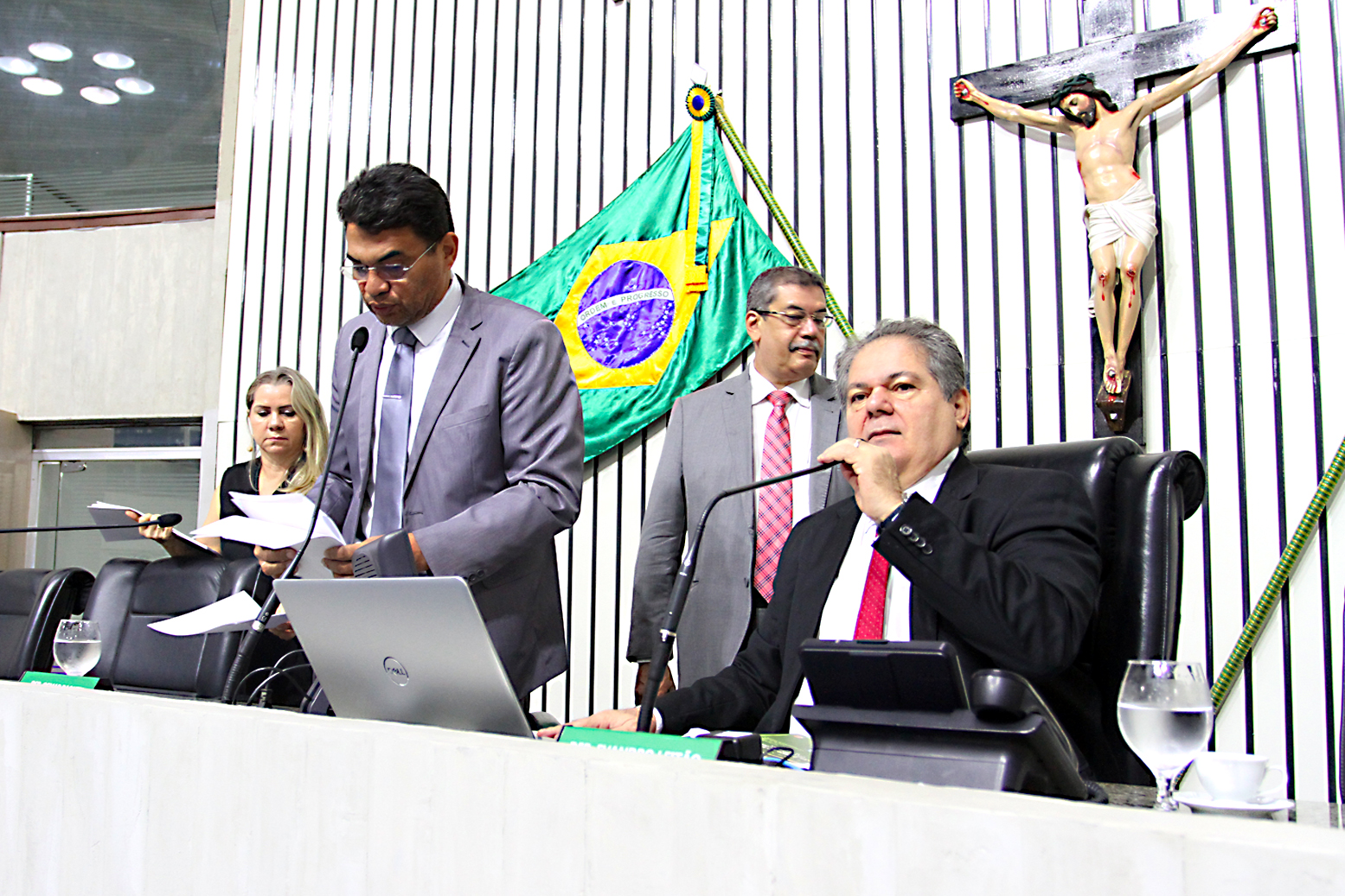 Leitura do expediente da sessão legislativa desta terça-feira