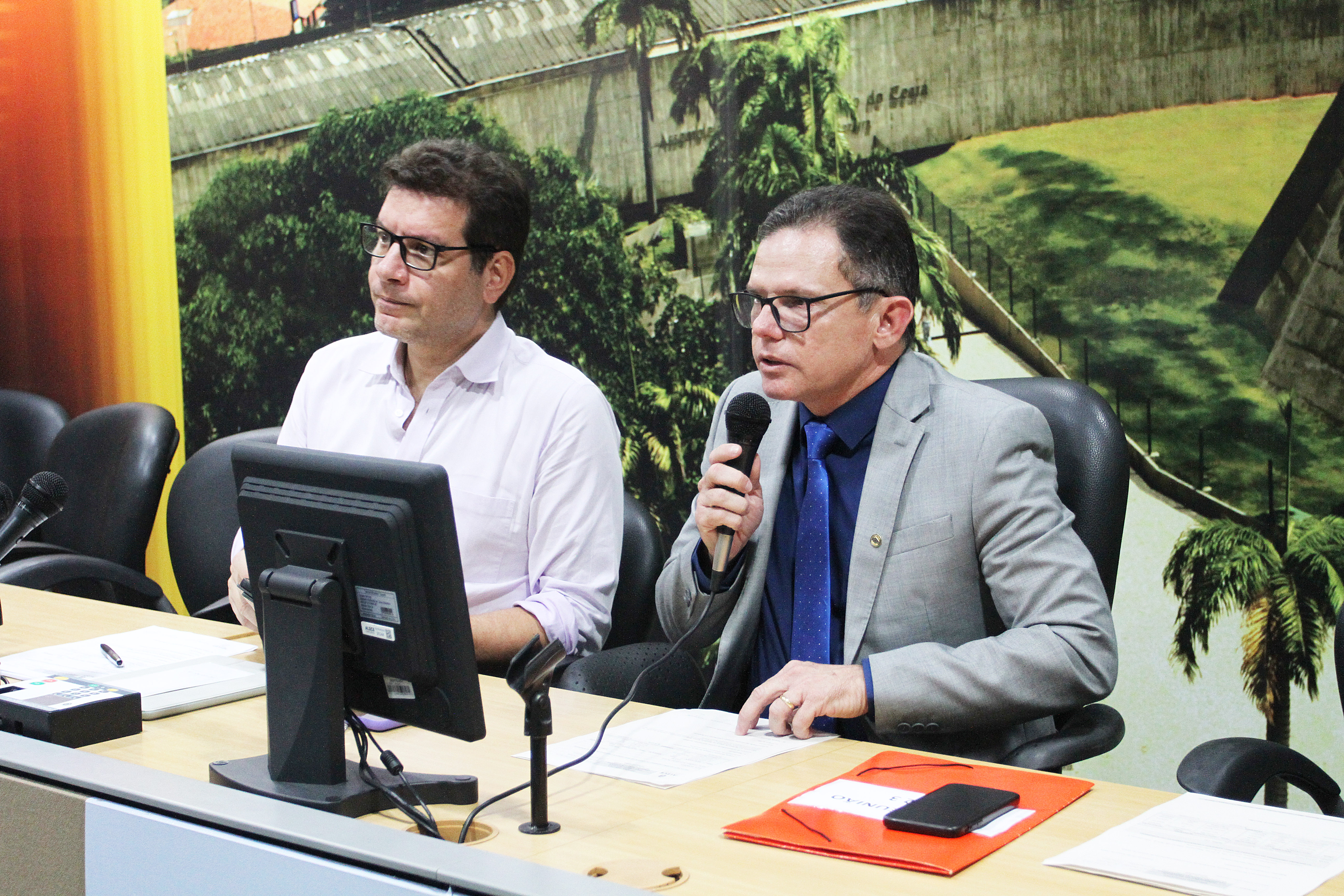 Comissões aprovam 14 requerimentos de deputados