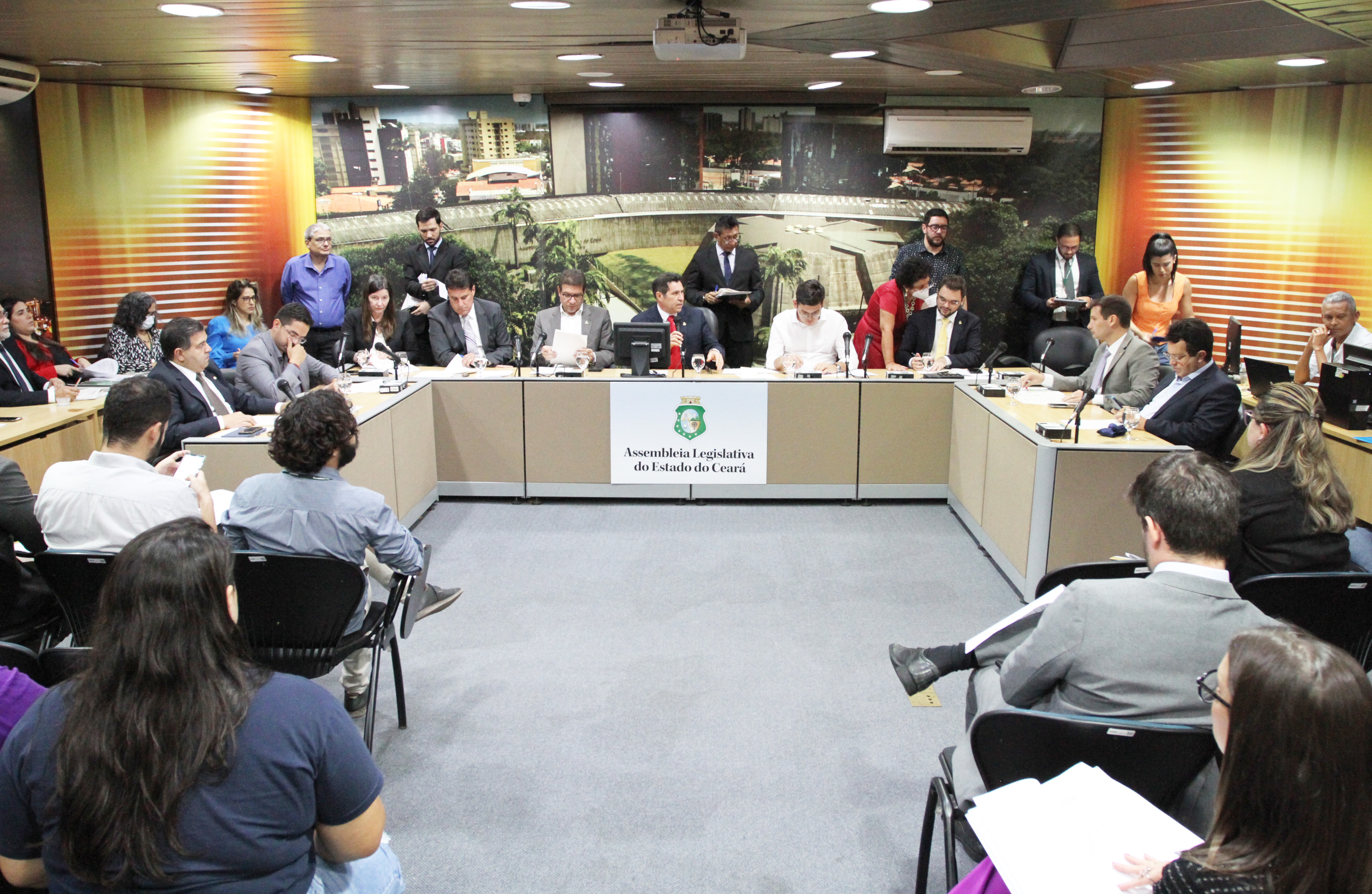 CCJR aprova dois projetos do Executivo  e 16 de parlamentares