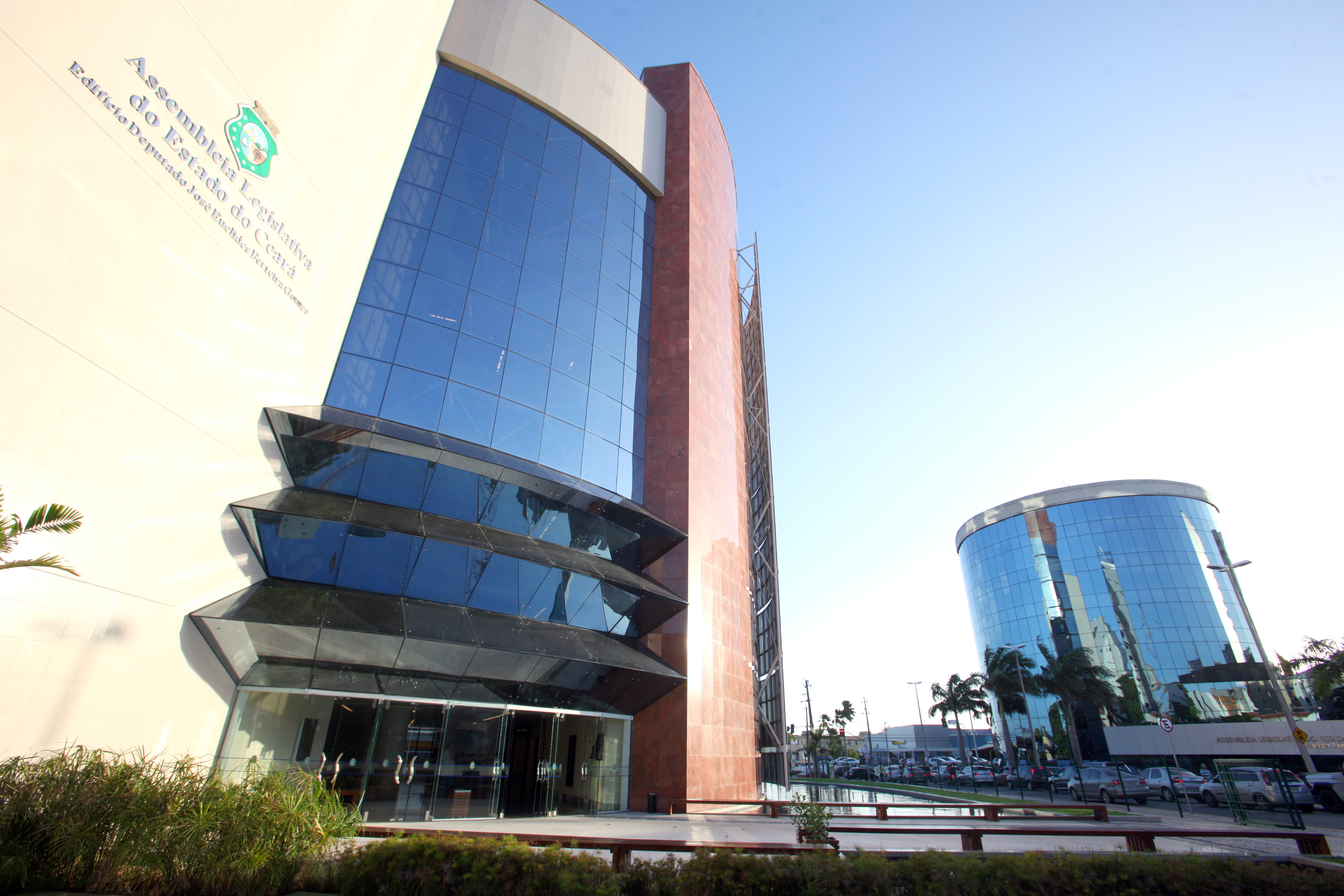 Alece homenageia Conselho Federal dos Técnicos Industriais nesta sexta-feira