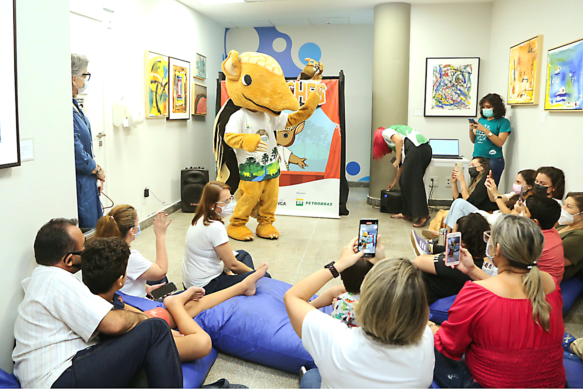 Ciadi recebe apresentação de teatro de fantoches promovida pela Associação Caatinga