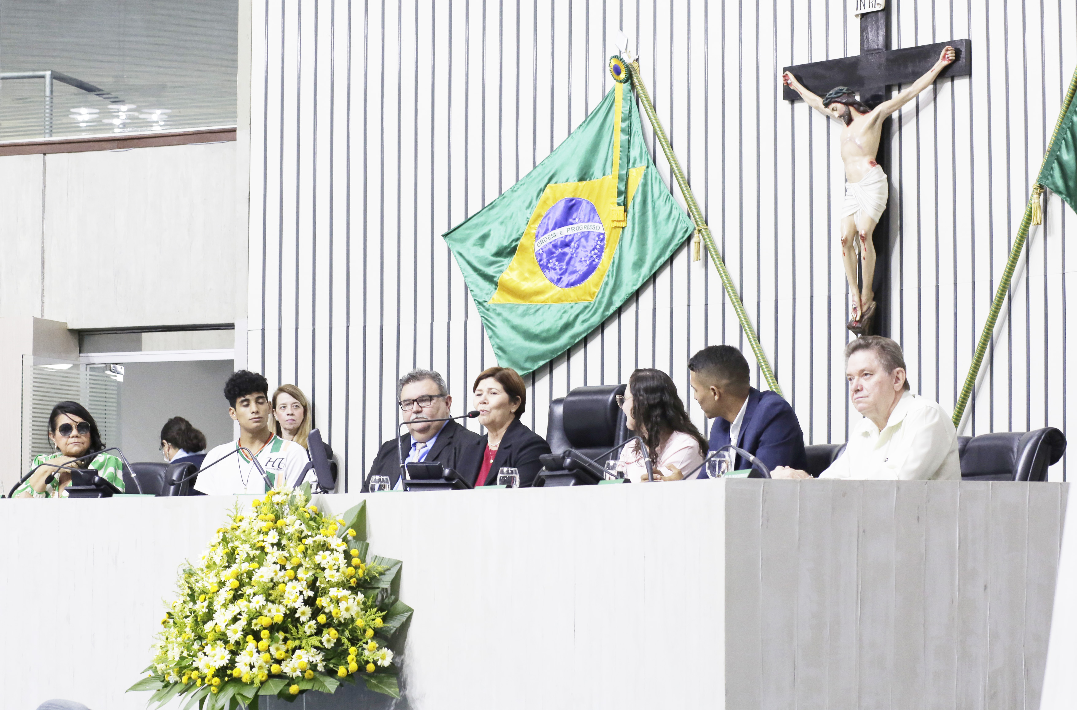 Alece celebra os 59 anos da Escola Hermínio Barroso