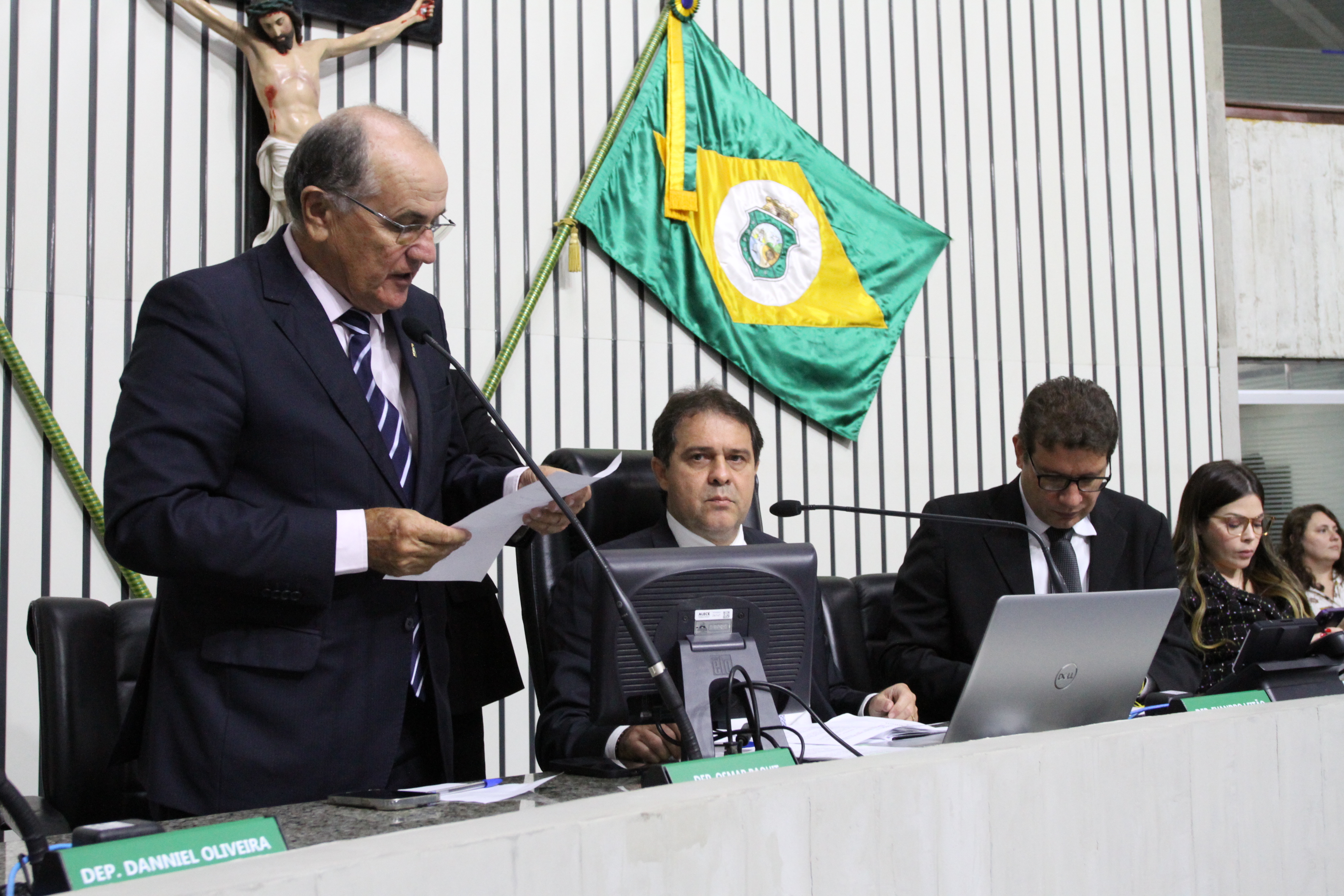 Alece aprova proposta de reajuste dos servidores públicos estaduais