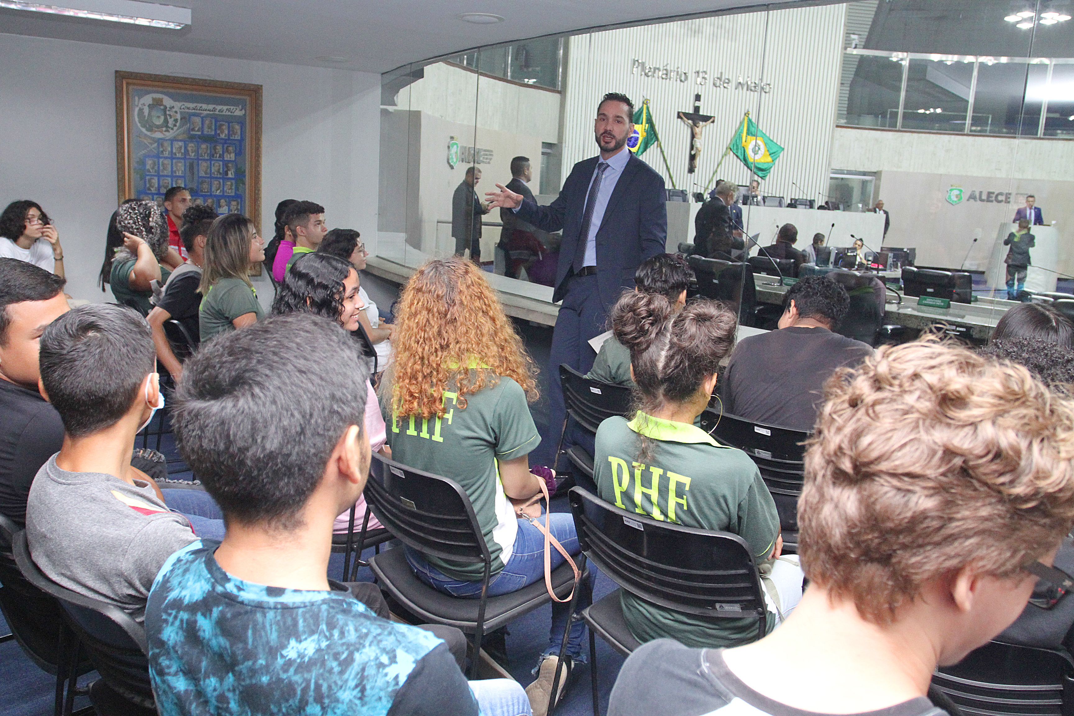 Alunos de escolas da capital visitam a Assembleia nesta quarta-feira