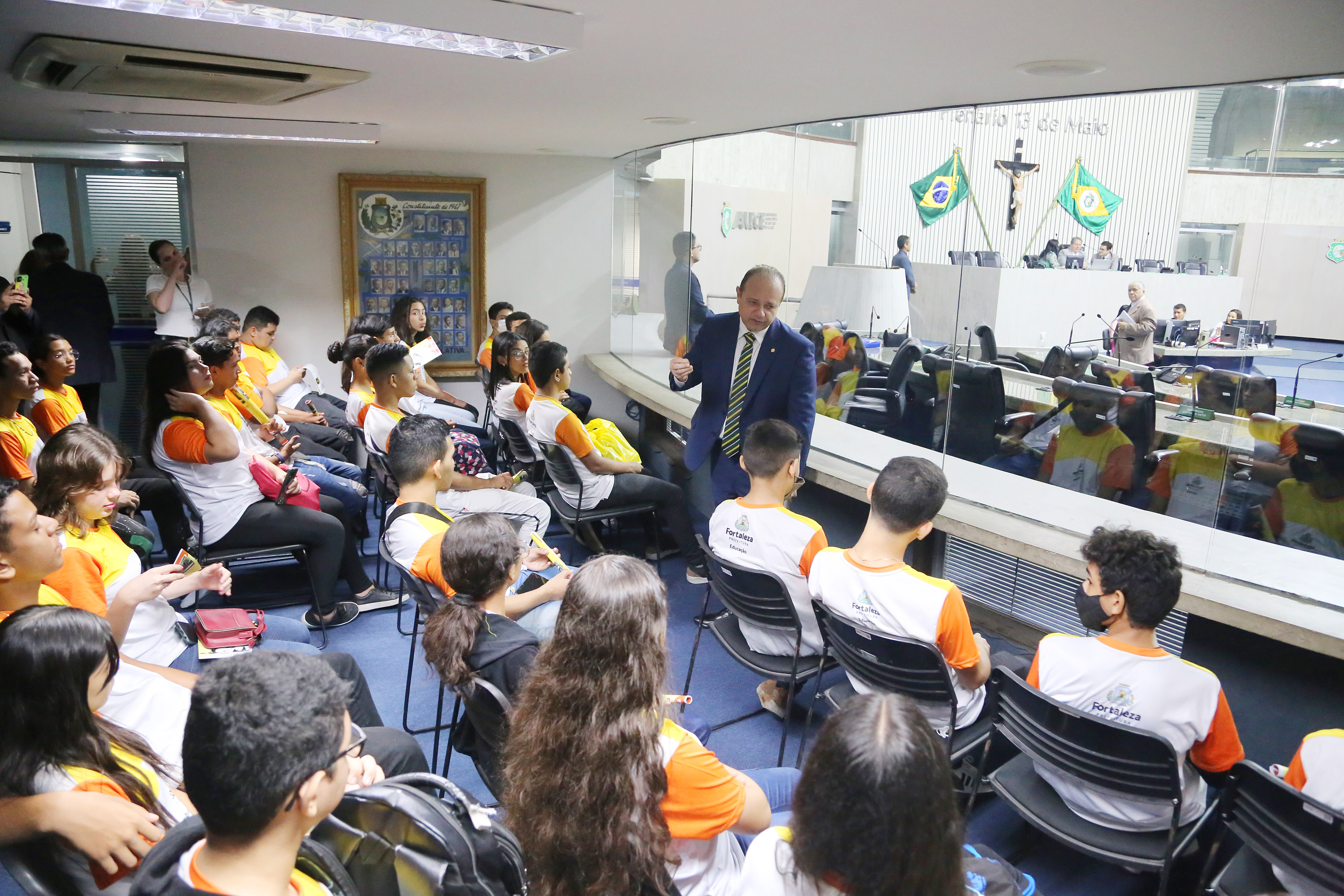 Alunos de escolas de Fortaleza conhecem a Assembleia nesta terça-feira