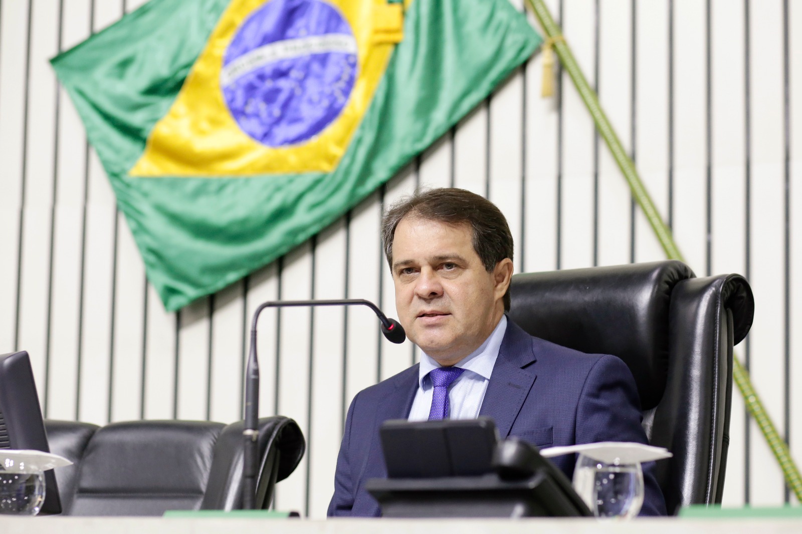 Evandro Leitão anuncia antecipação de 13º salário de servidores da Alece