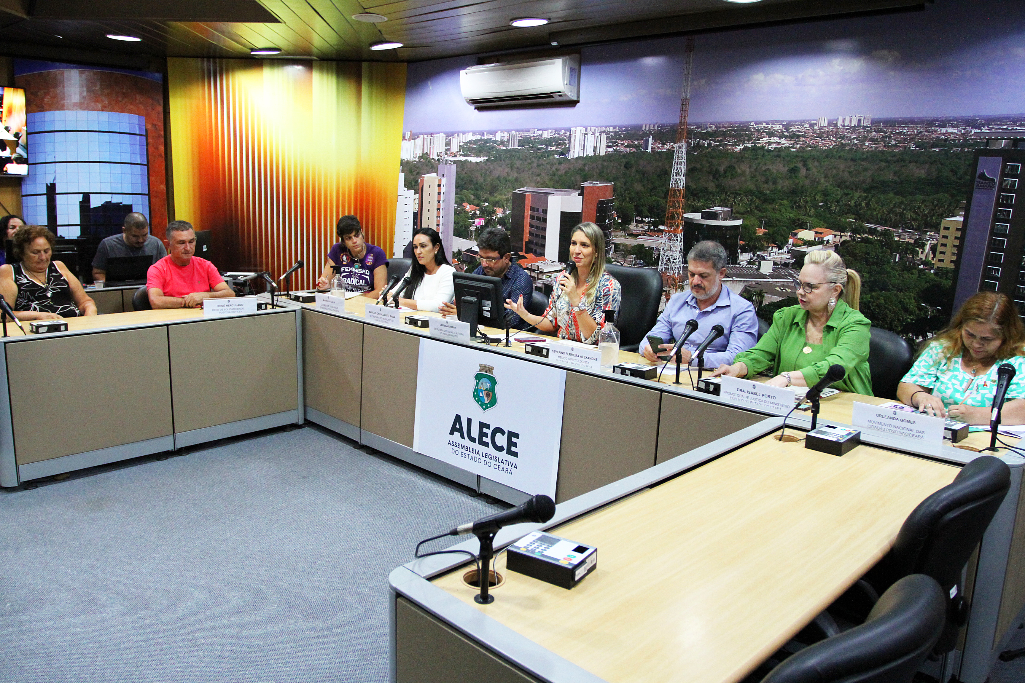 Alece discute estratégias para política voltada às pessoas com IST/HIV/Aids
