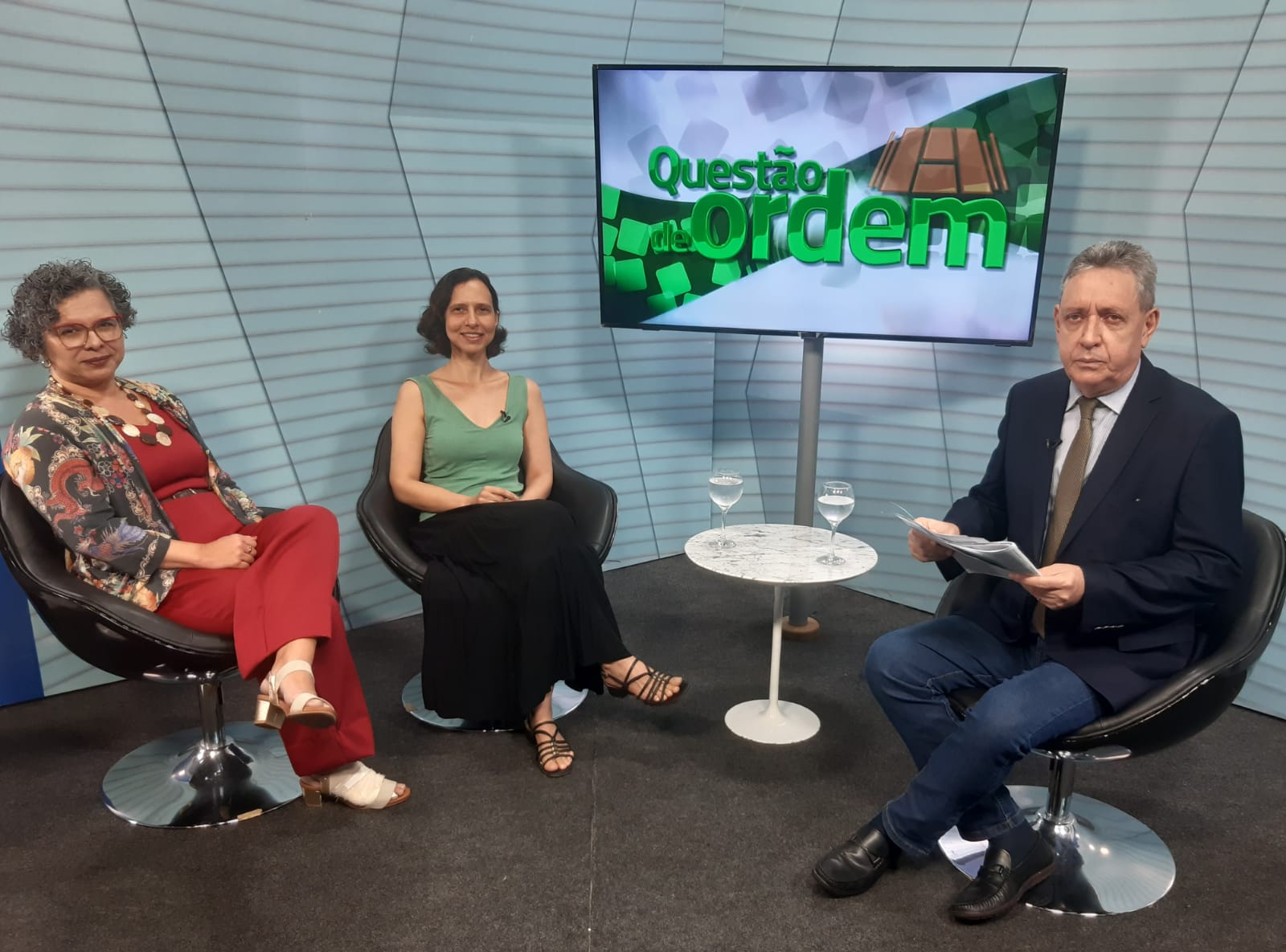 Diana Azevedo e Hilma Vasconcelos, professoras doutoras da Universidade Federal do Ceará (UFC), e o jornalista Renato Abreu