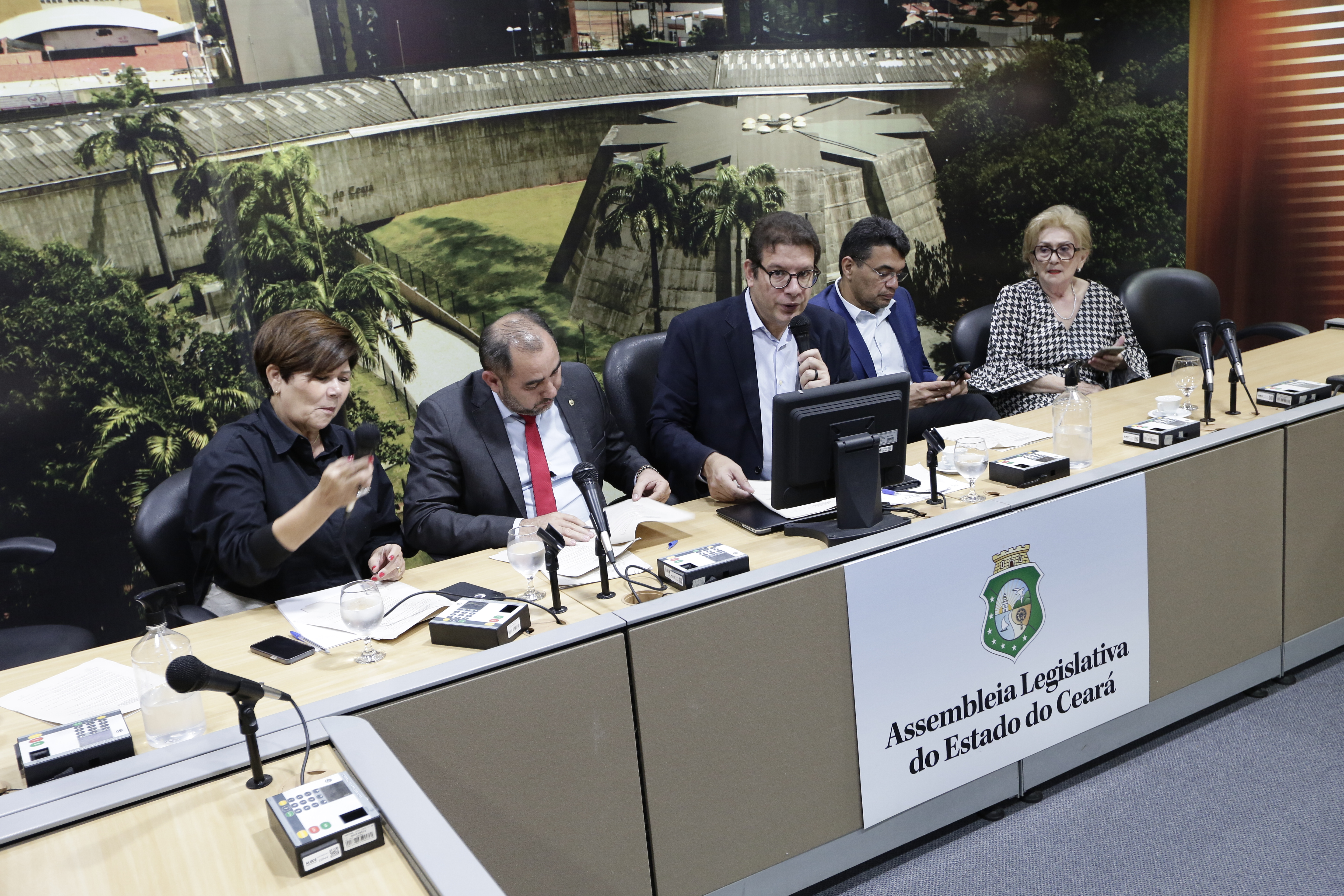 Vinte e seis proposições são aprovadas em reuniões das comissões