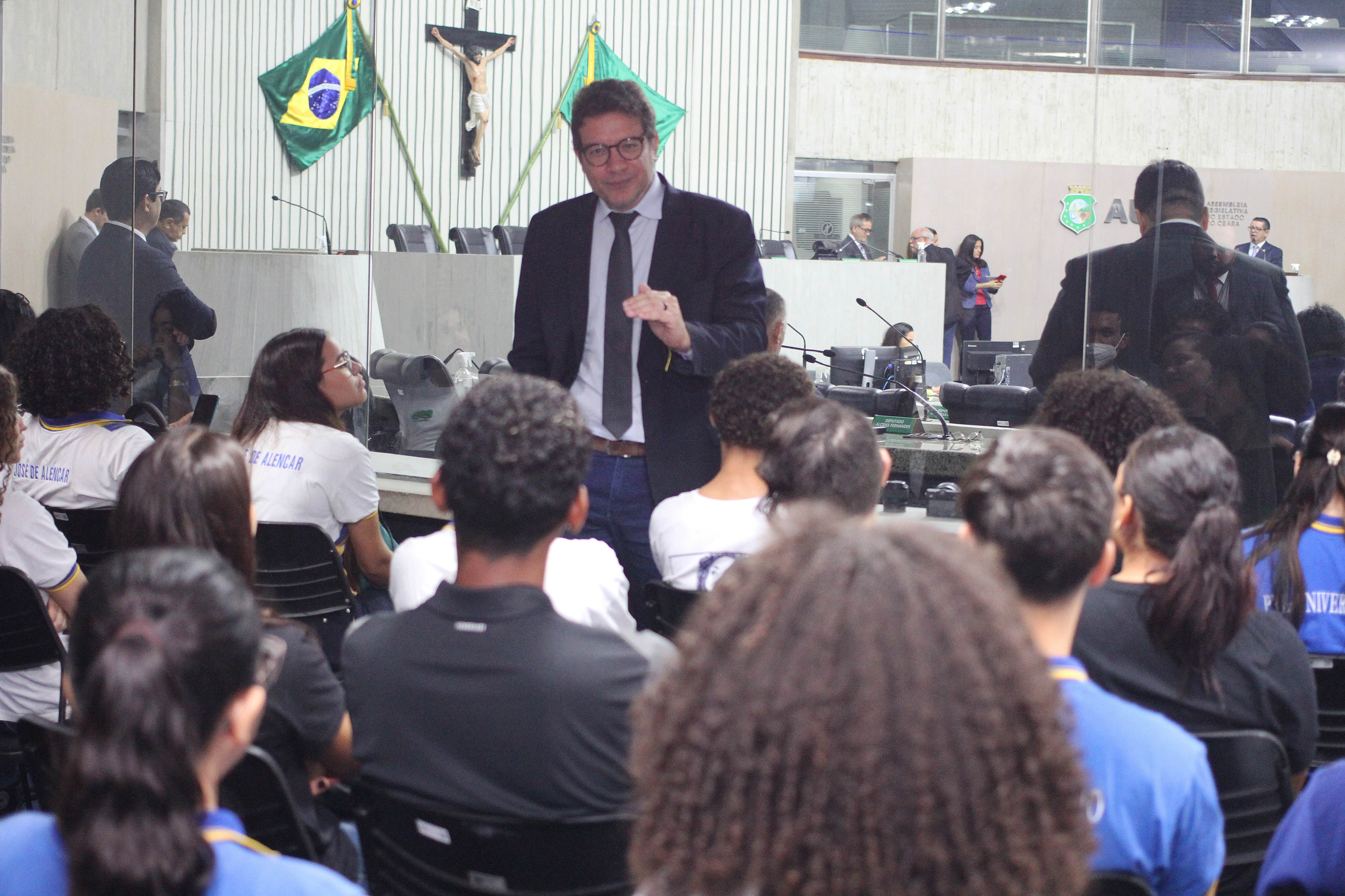 Alunos das escolas José de Alencar e Professora Adalgisa Bonfim visitam Alece